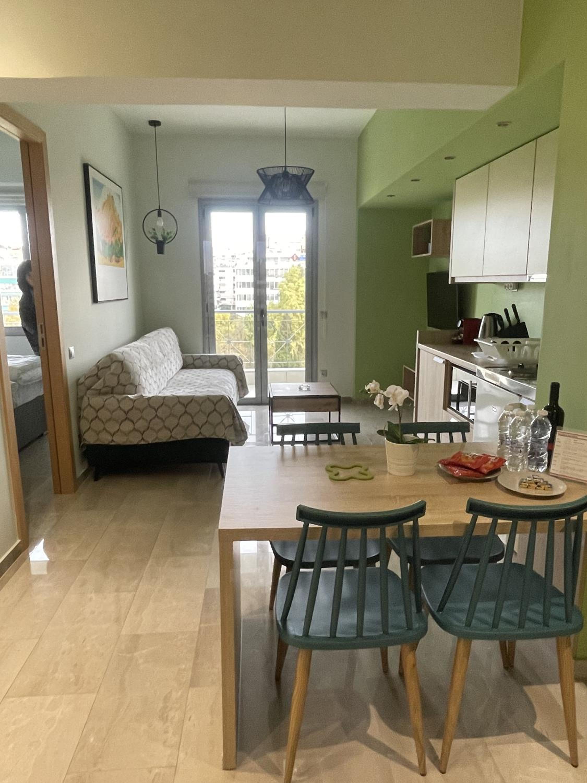 Two-Bedroom Apartment with Balcony & Acropolis View photo 2