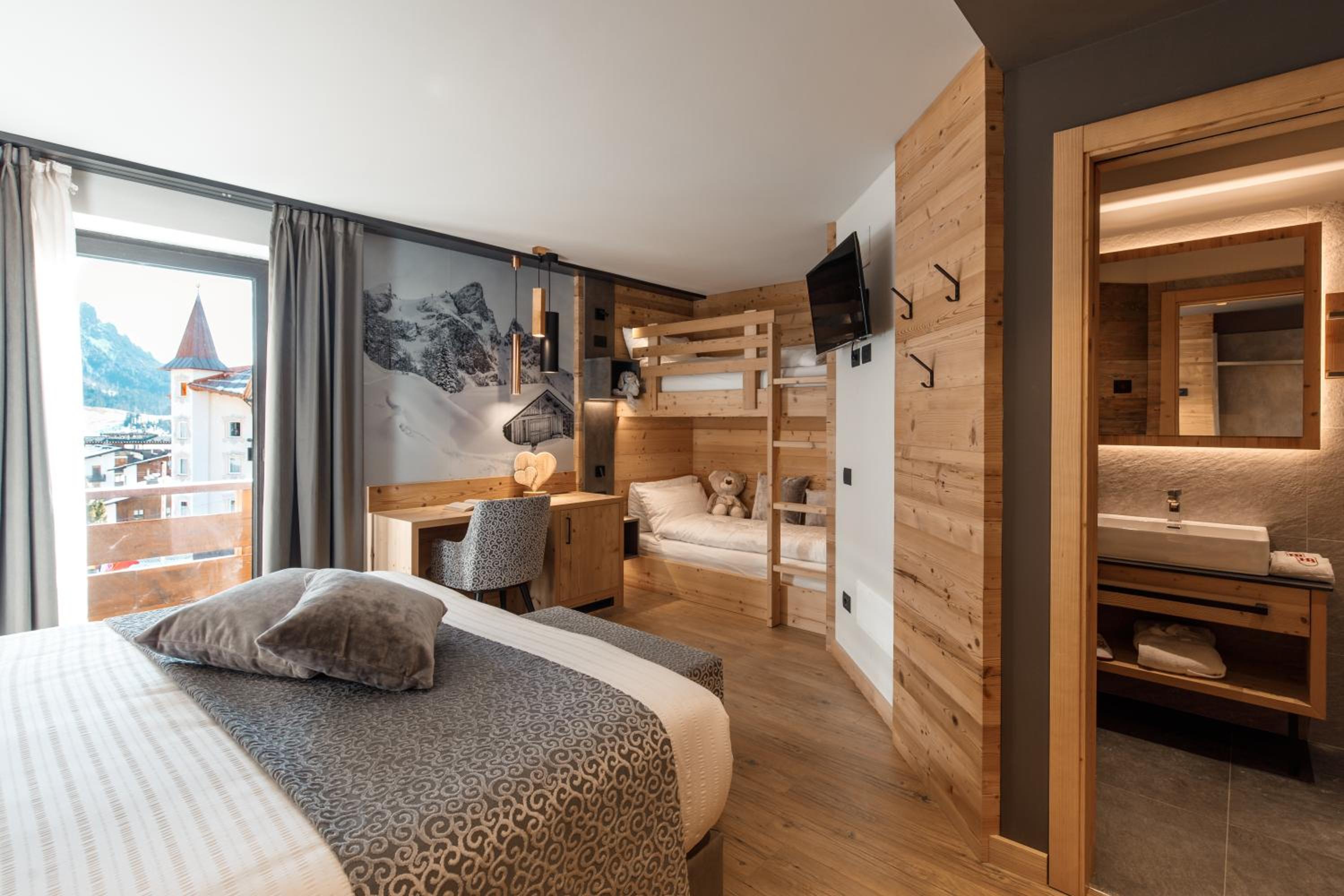 Deluxe Quadruple Room