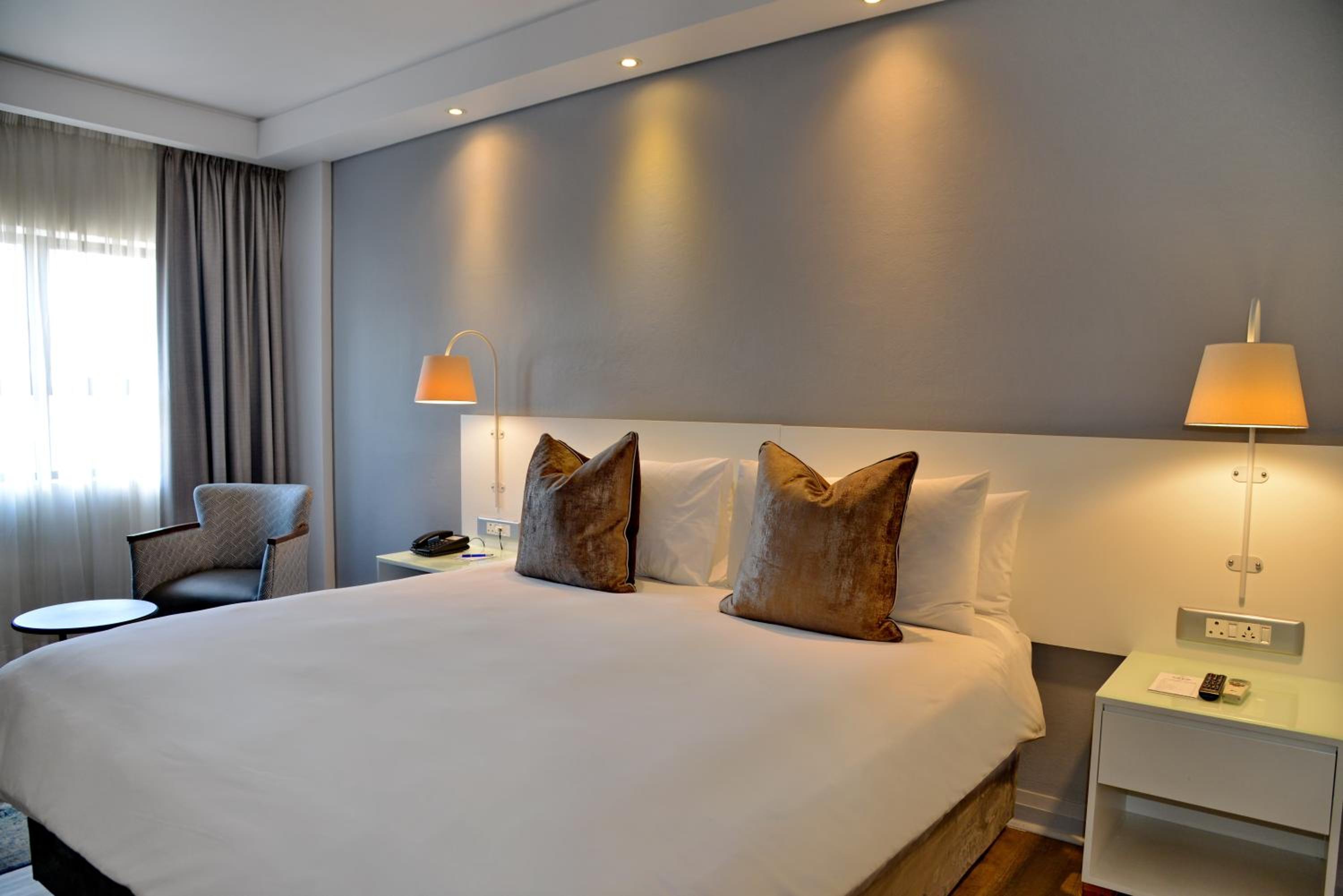 Standard Double Room - Photo 13