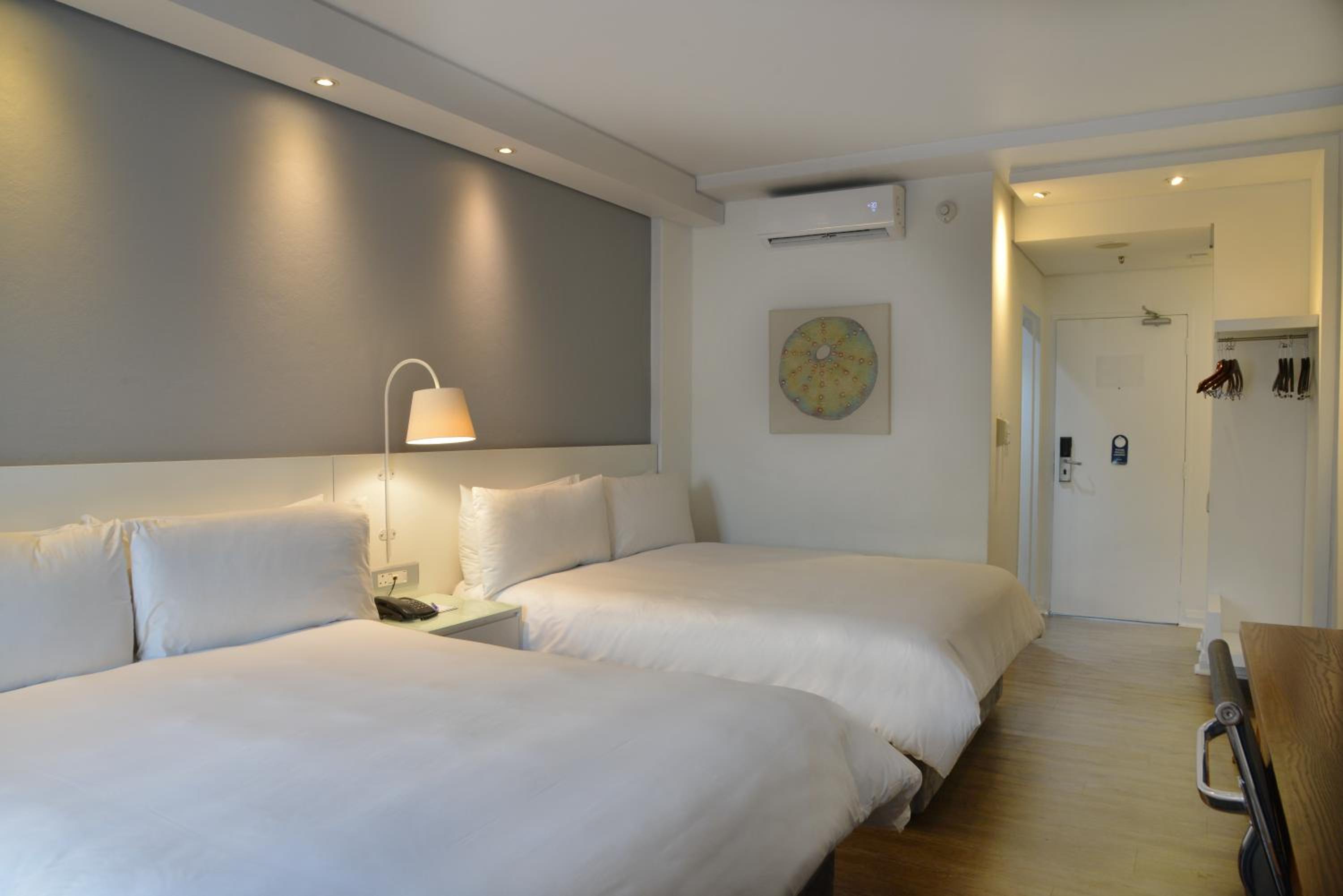 Standard Twin Room - Photo 1