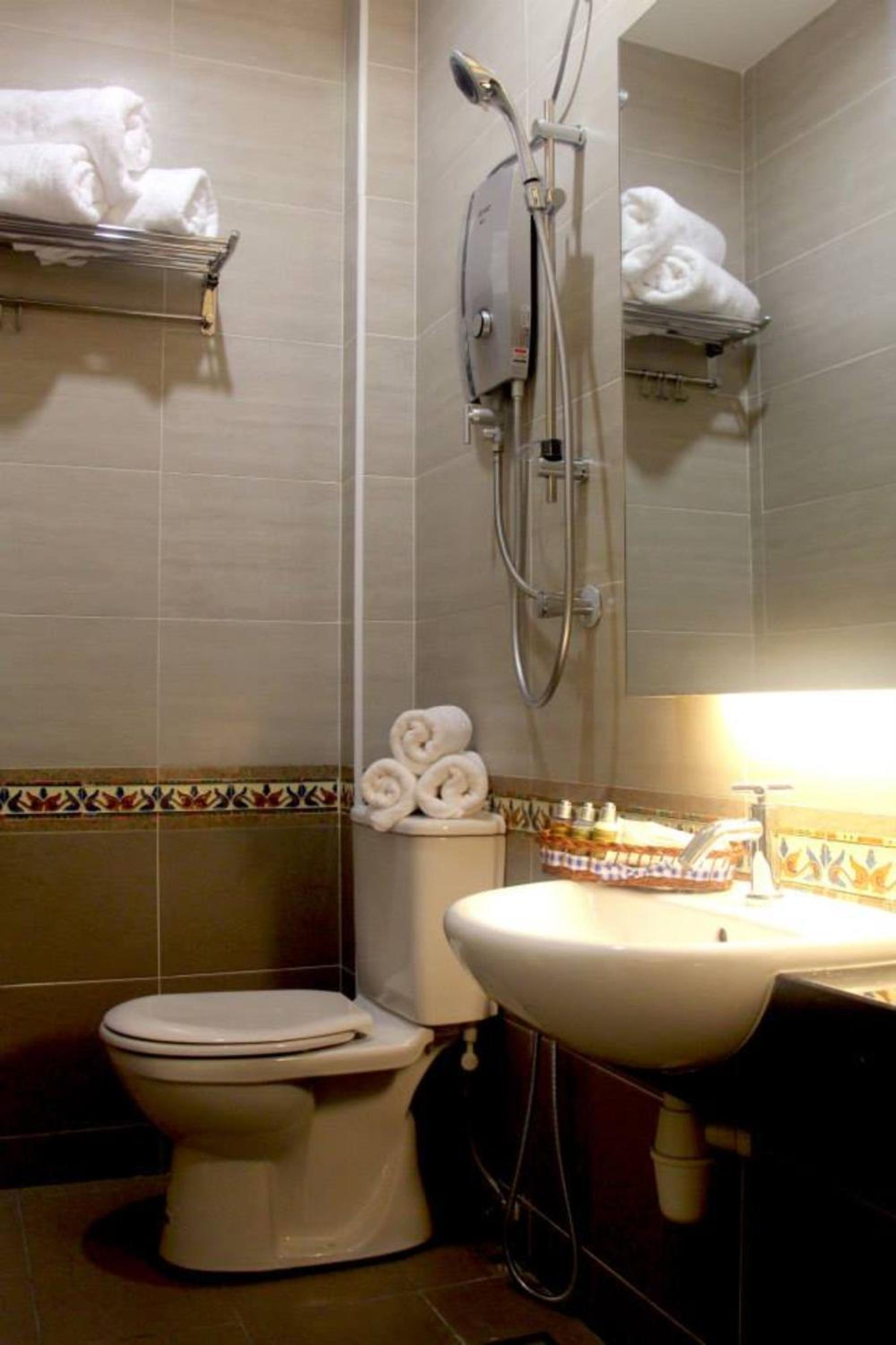 Deluxe Twin Room without window