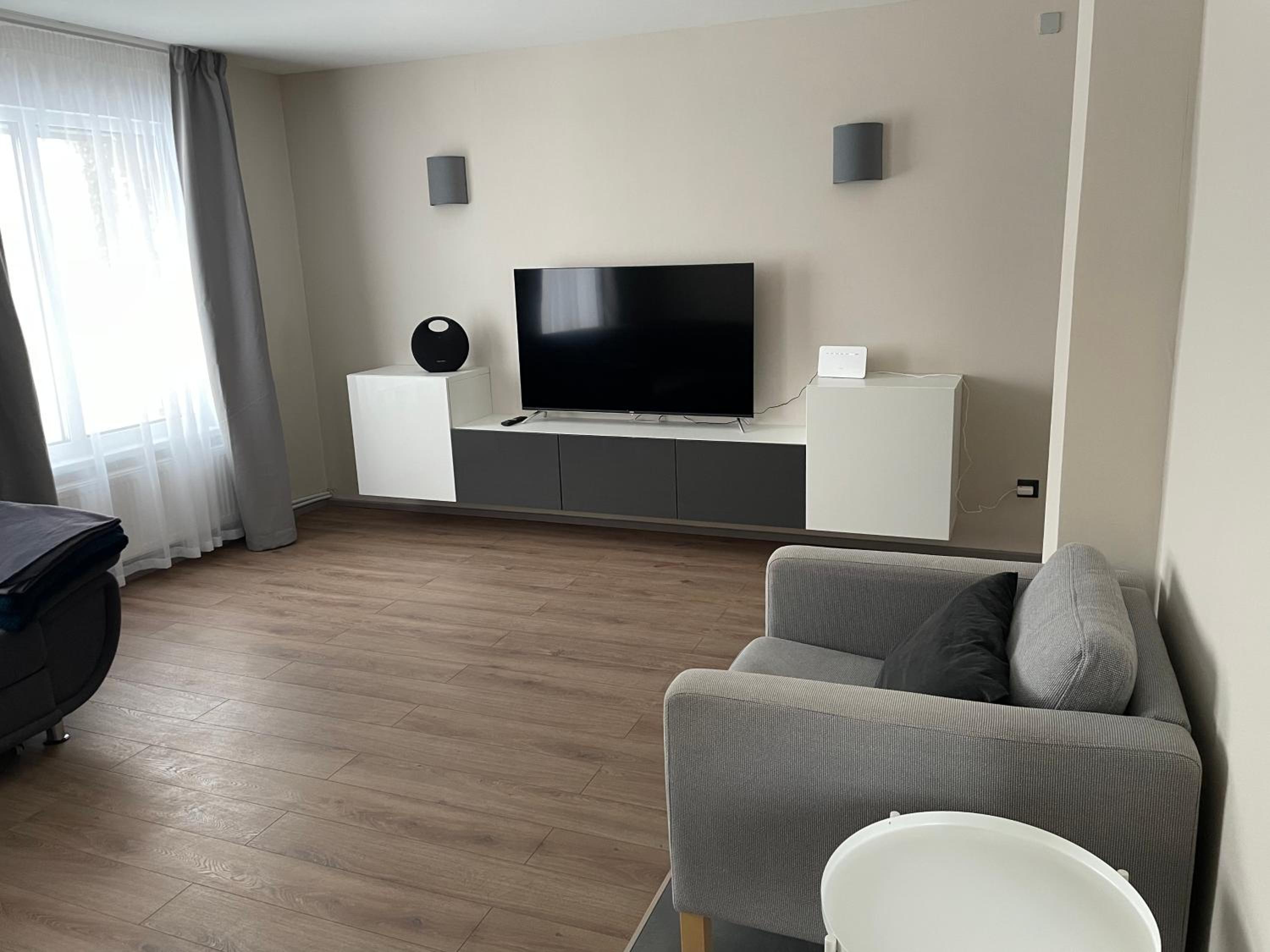 Three-Bedroom House - Photo 3