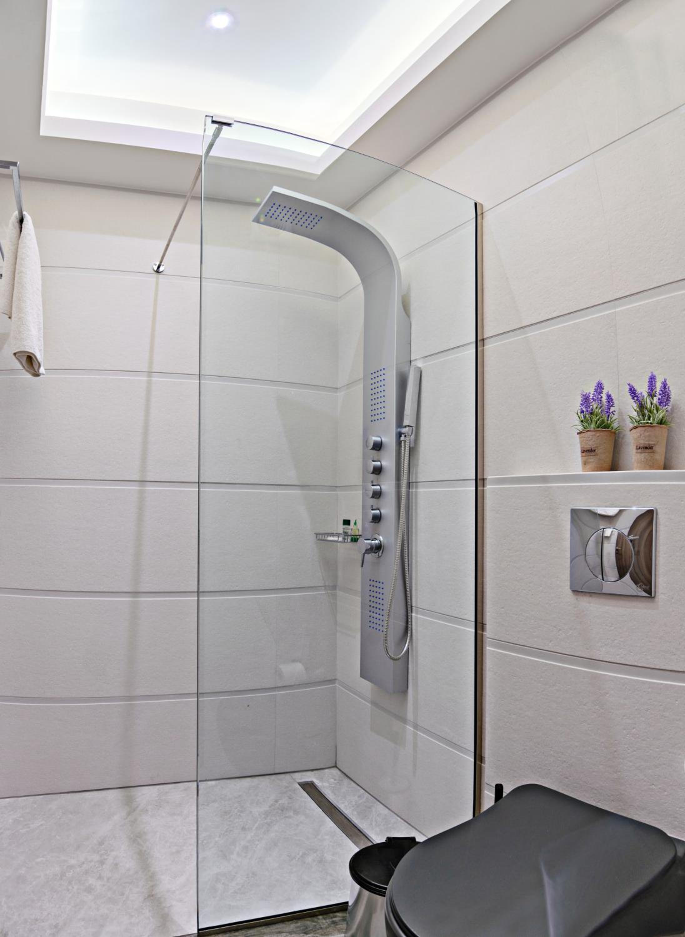 Superior Double Room thumbnail 6