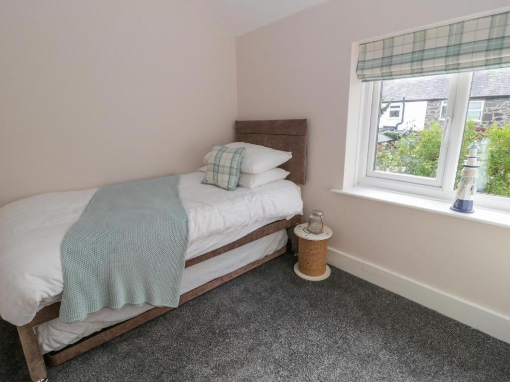 Two-Bedroom House photo 3