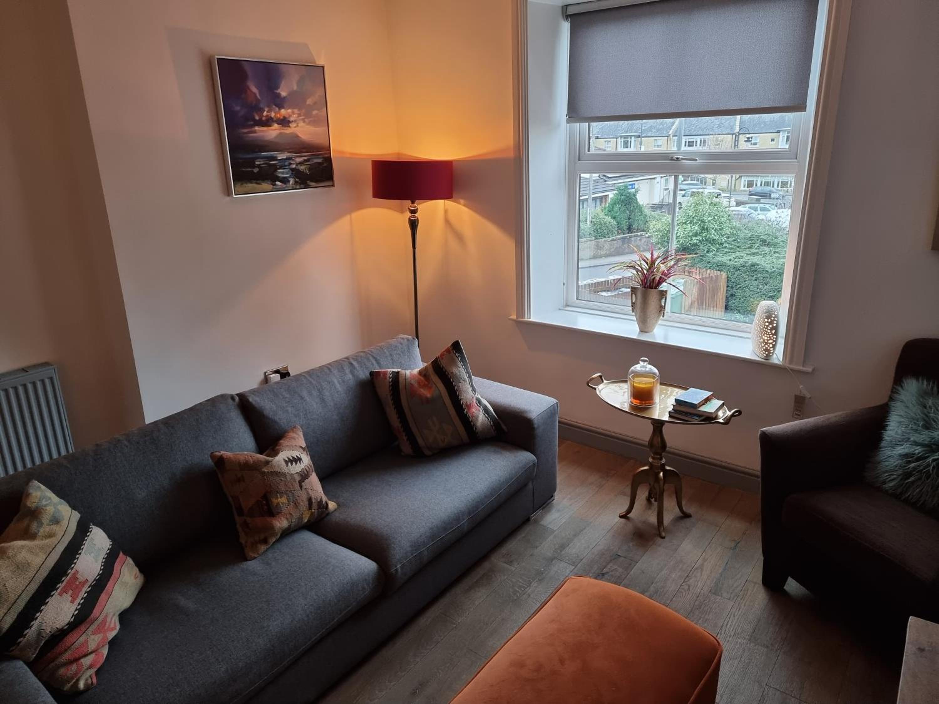 One-Bedroom Apartment photo 1