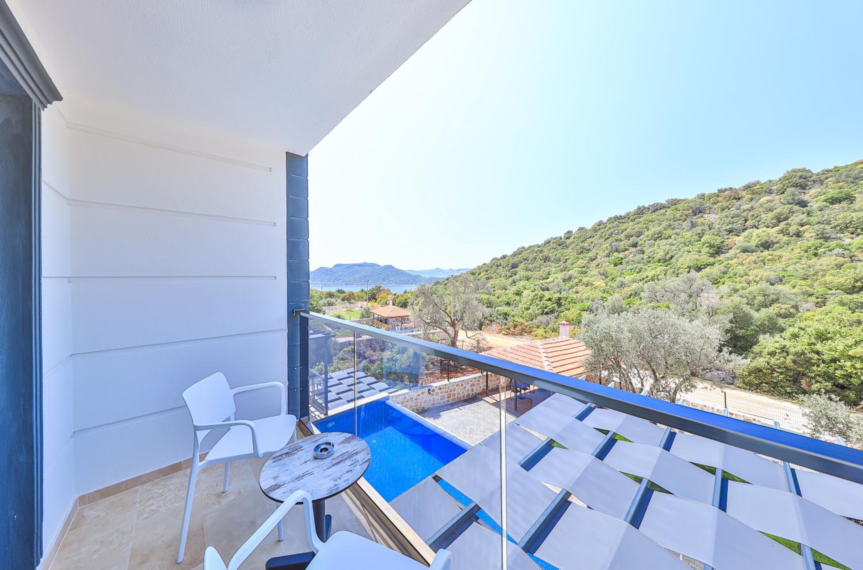 Villa with Sea View - Photo 5