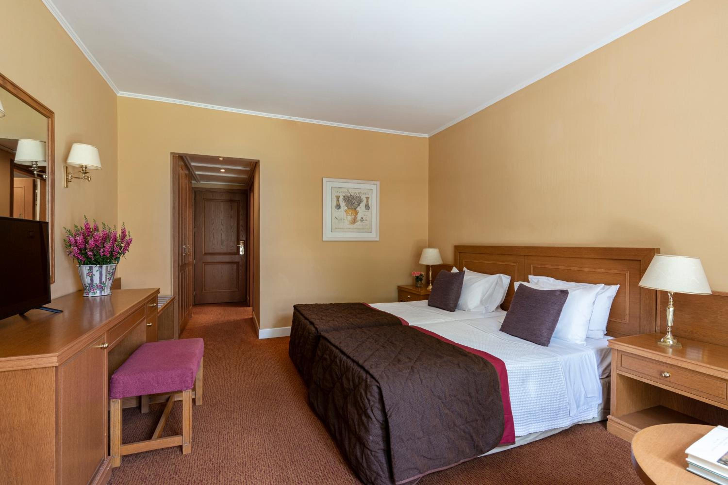 Double or Twin Room - Photo 3