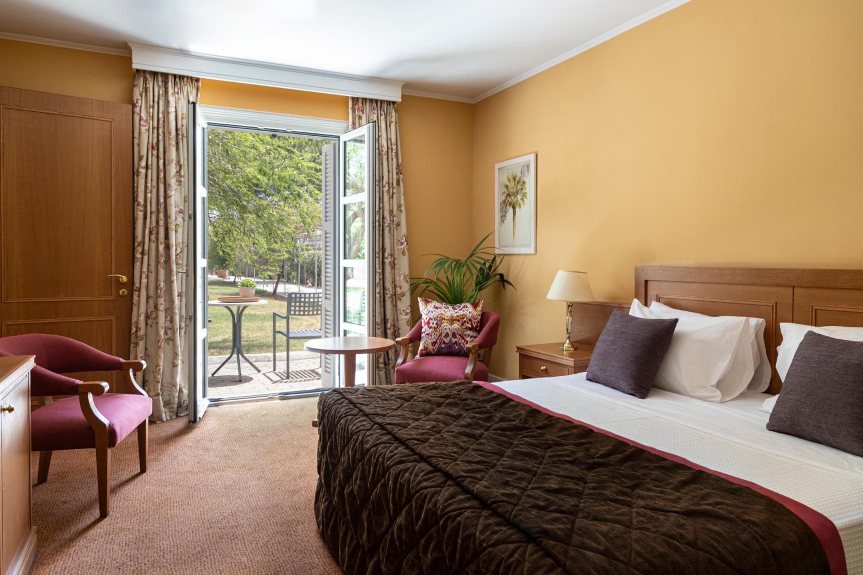 Double or Twin Room - Photo 1