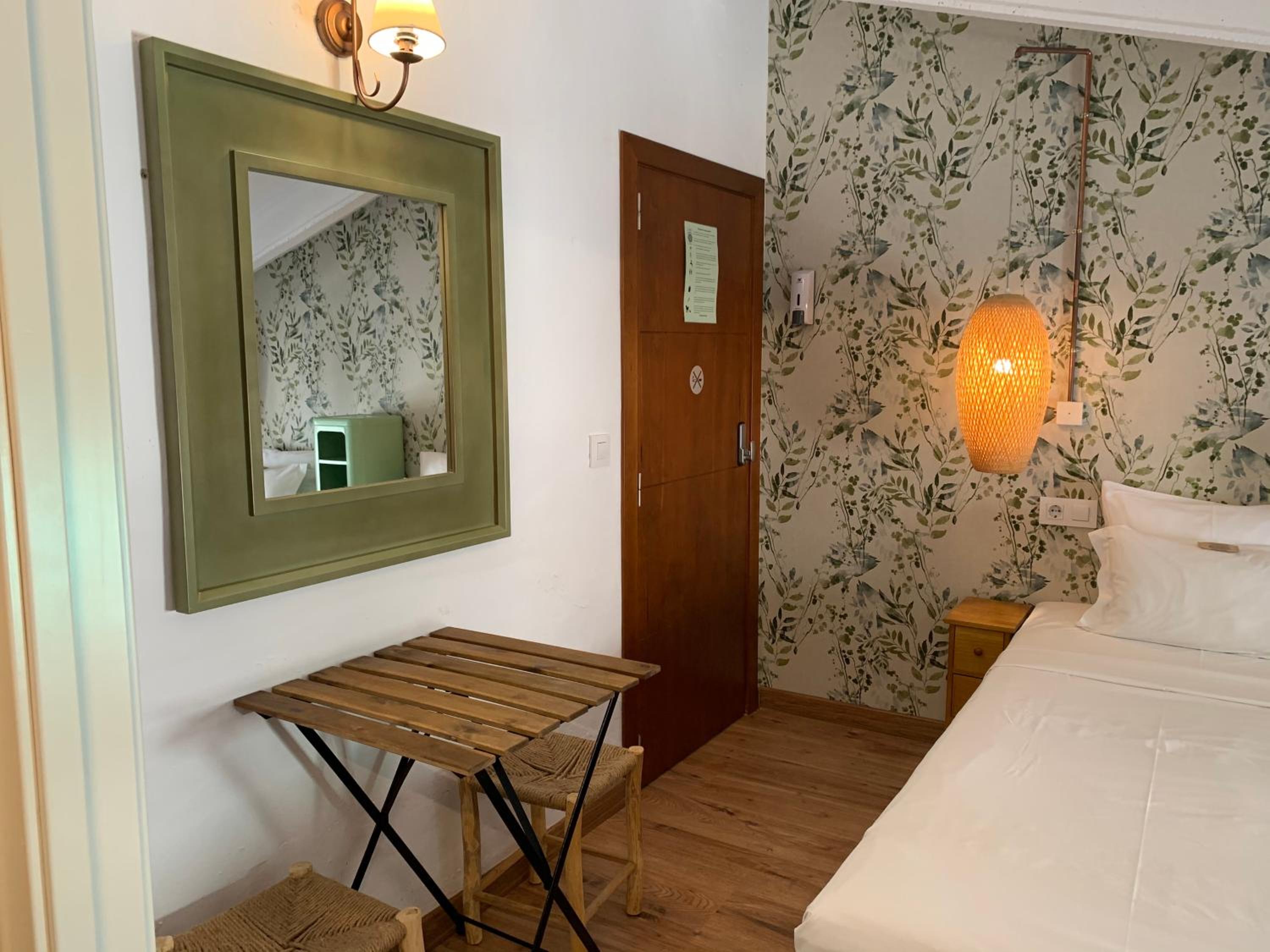 Budget Double Room photo 2