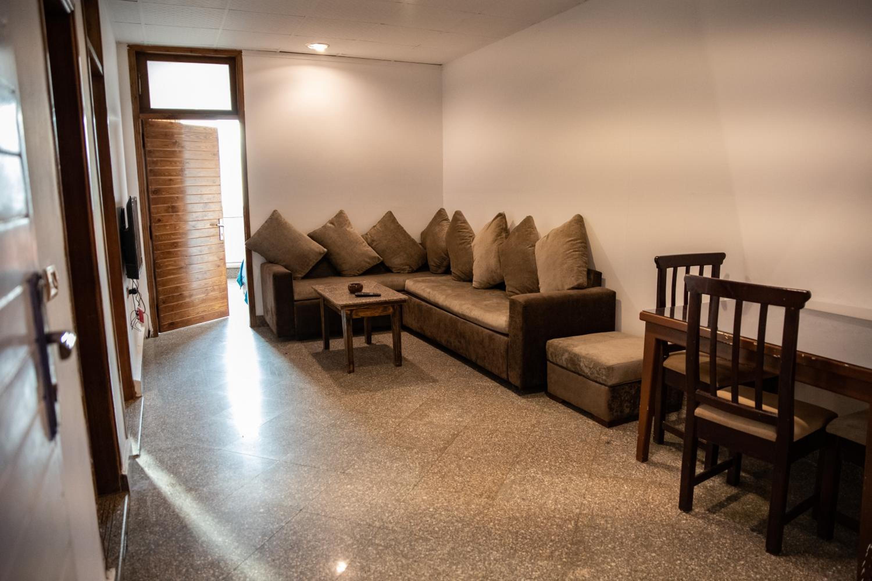 Two-Bedroom Apartment - Photo 9