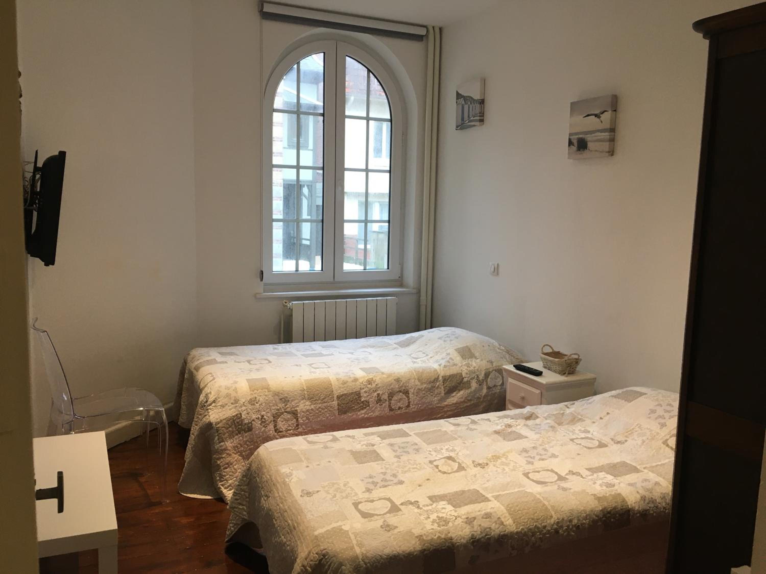 Apartment photo 3