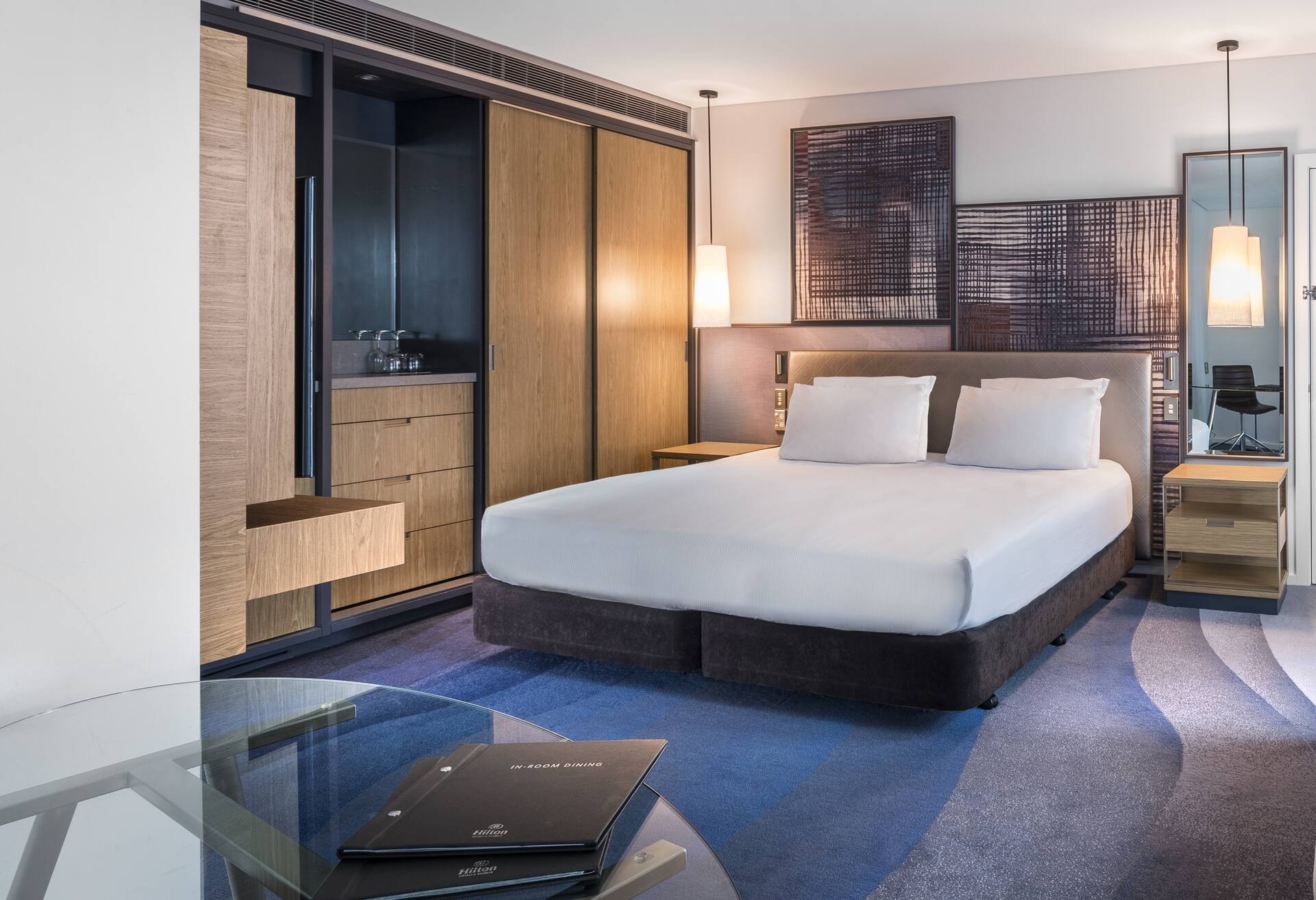 King Hilton Guestroom
