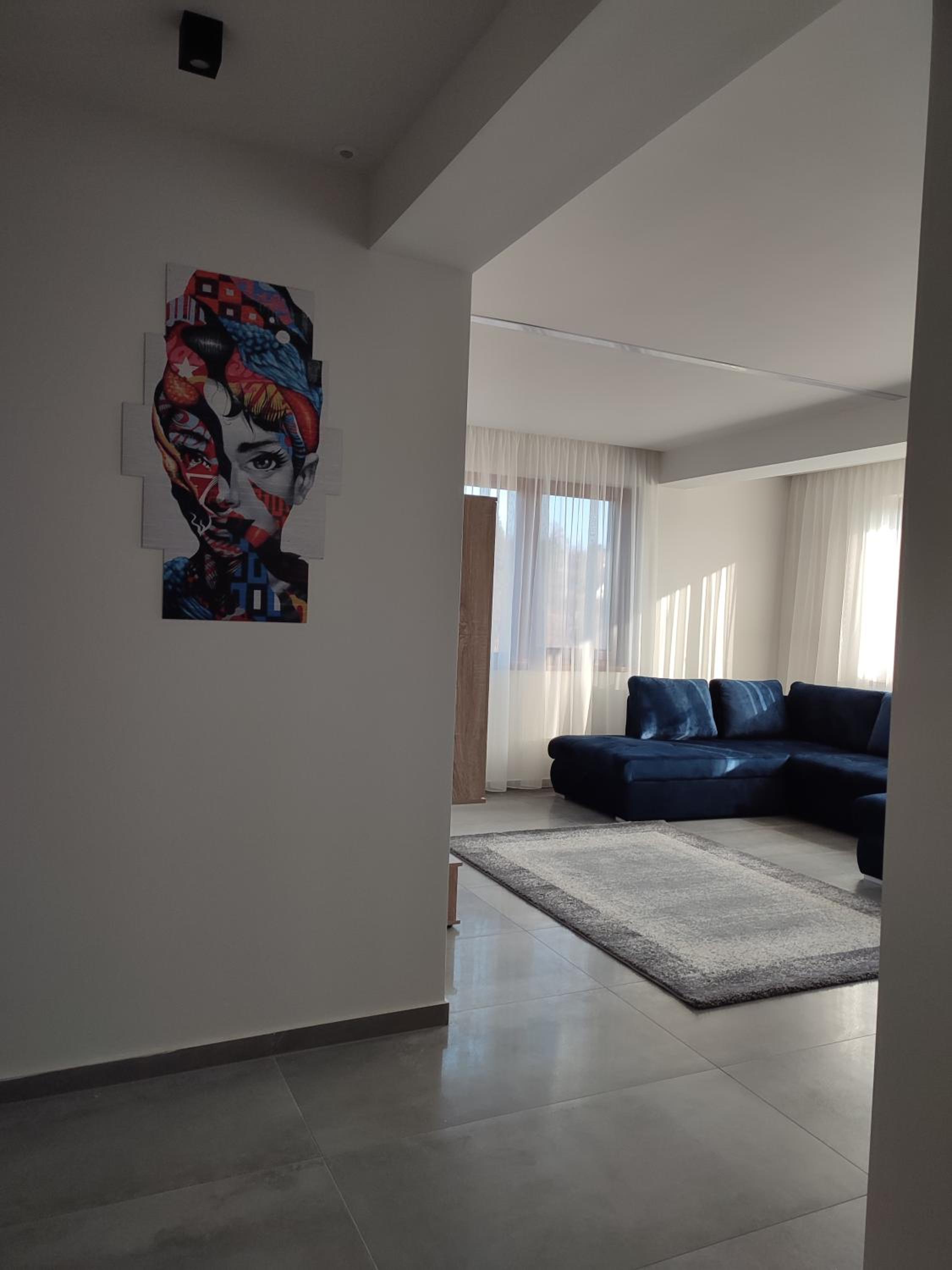 Apartment with Mountain View - Photo 12