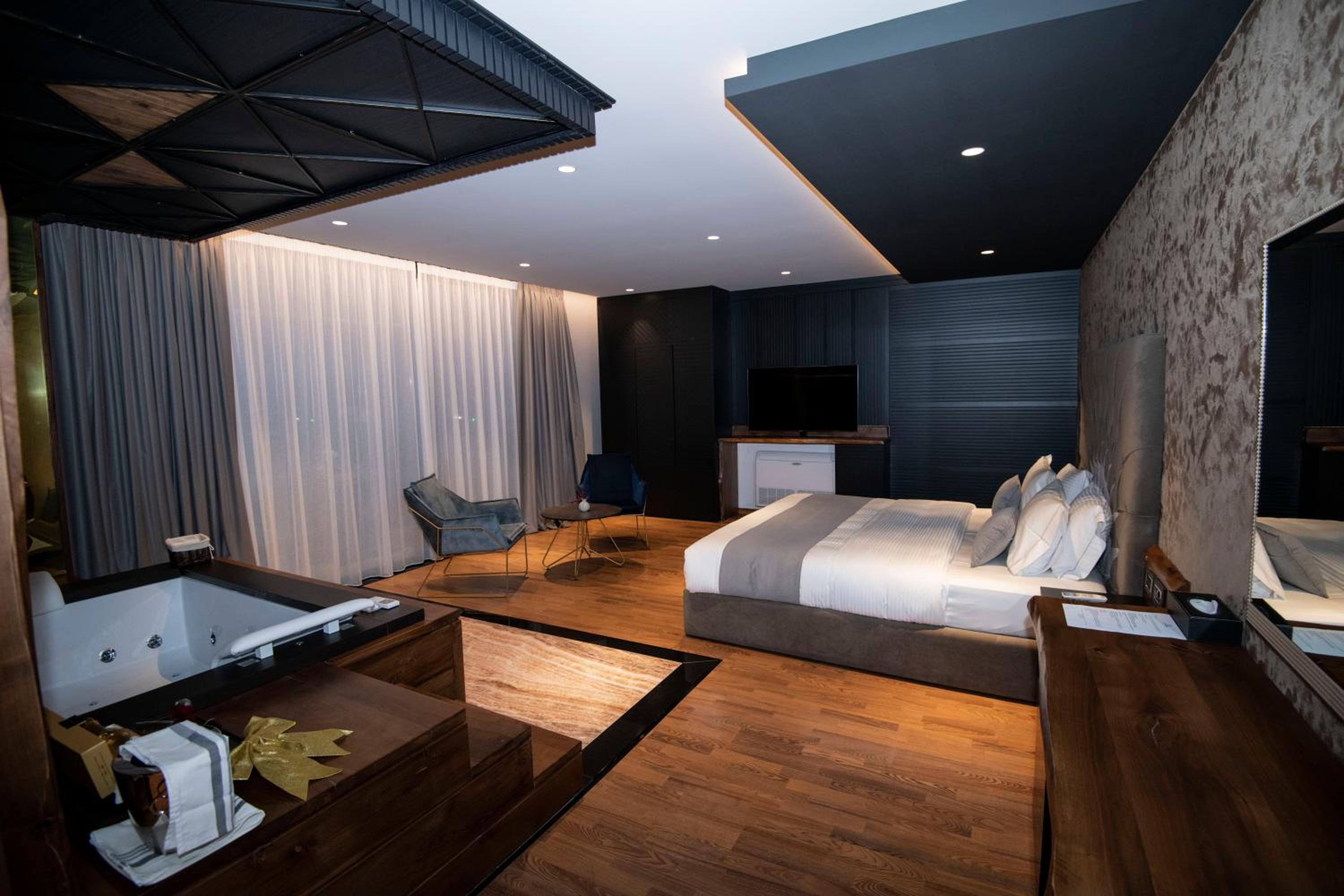 Deluxe Queen Room photo 1