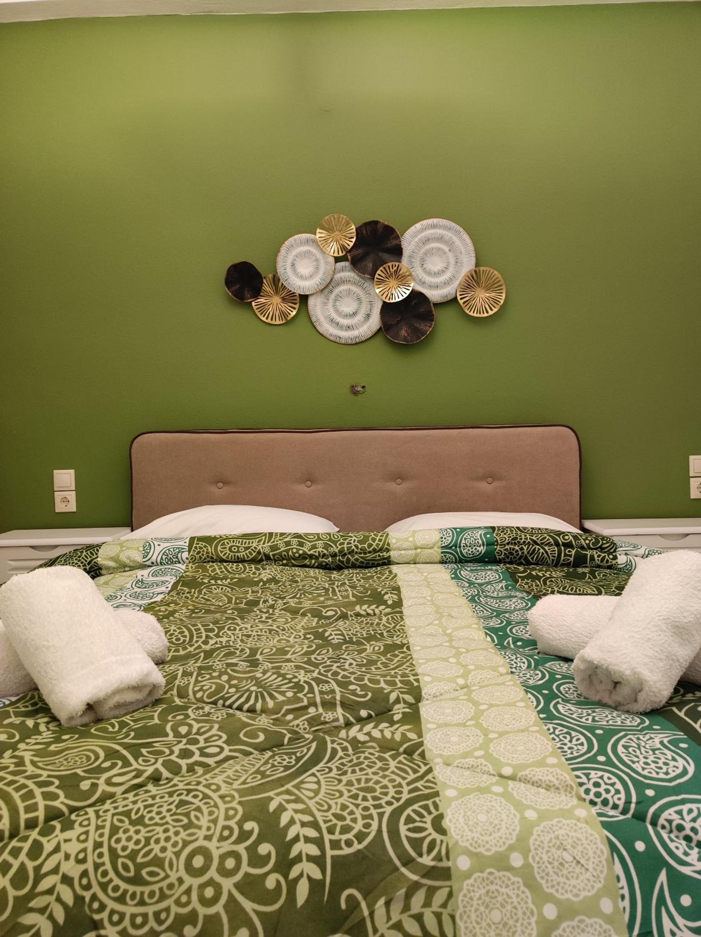 Deluxe Double Room with Side Sea View - Photo 7