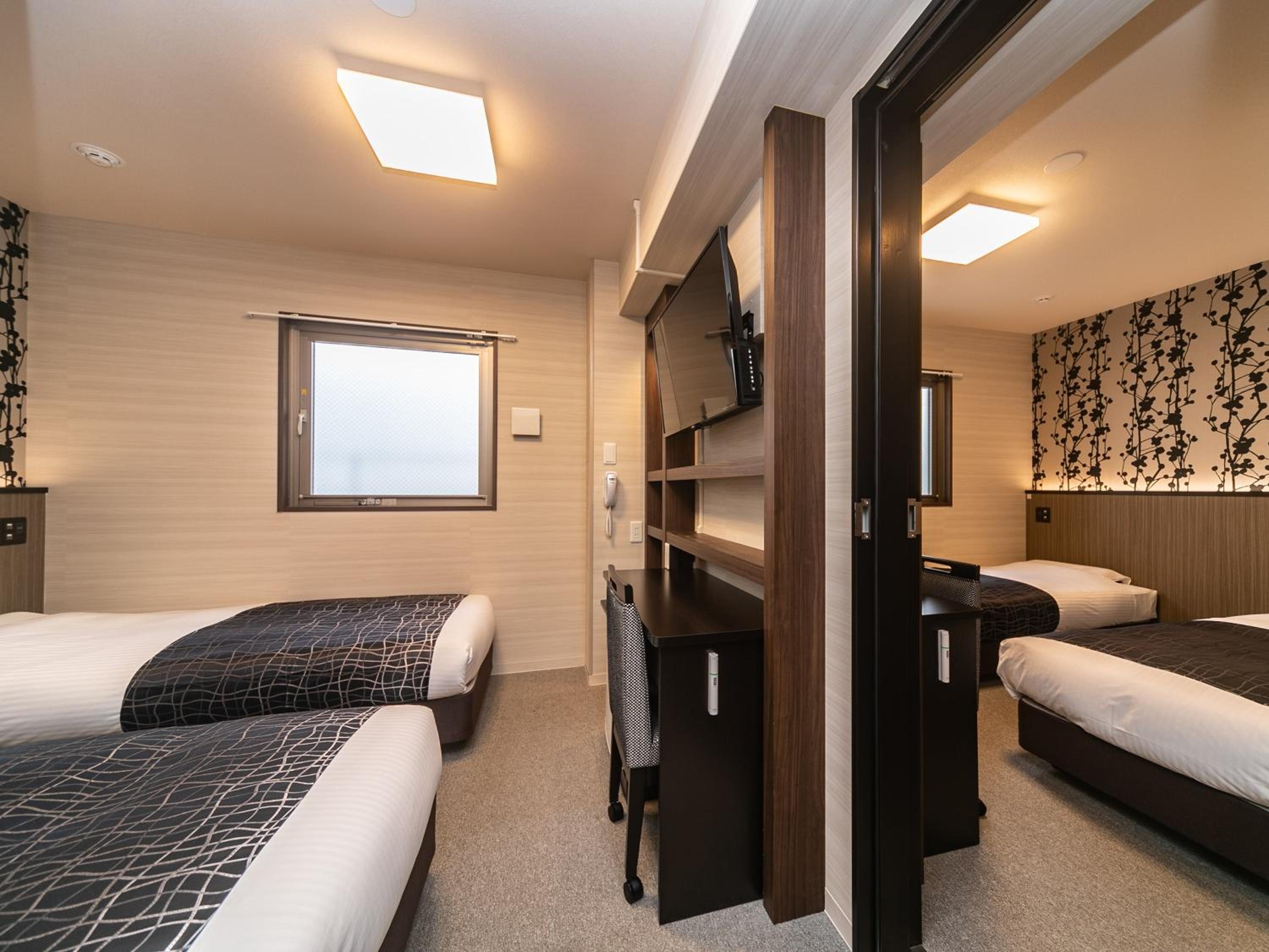 Two Connecting Twin Rooms