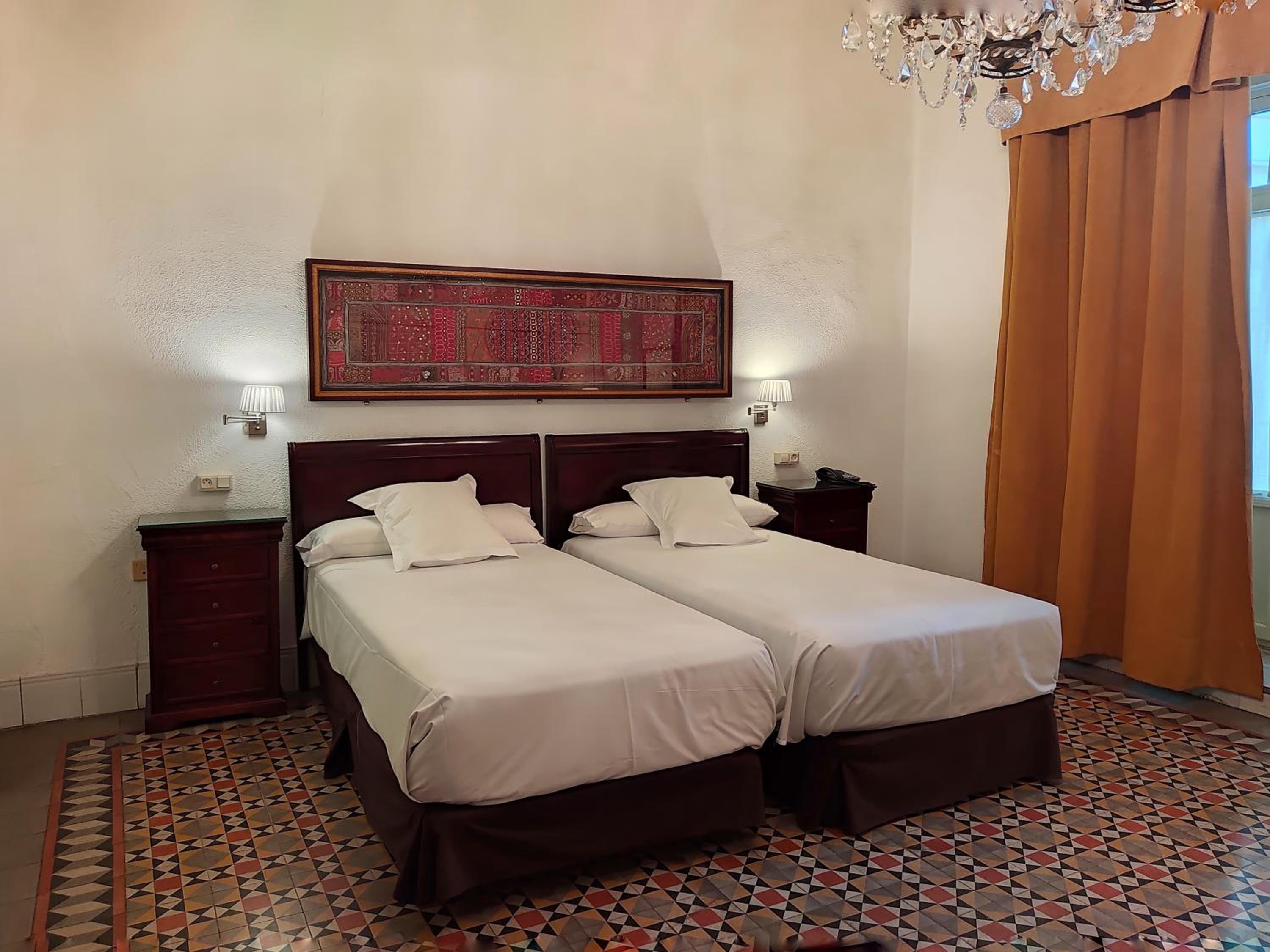 Superior Double or Twin Room - Photo 6