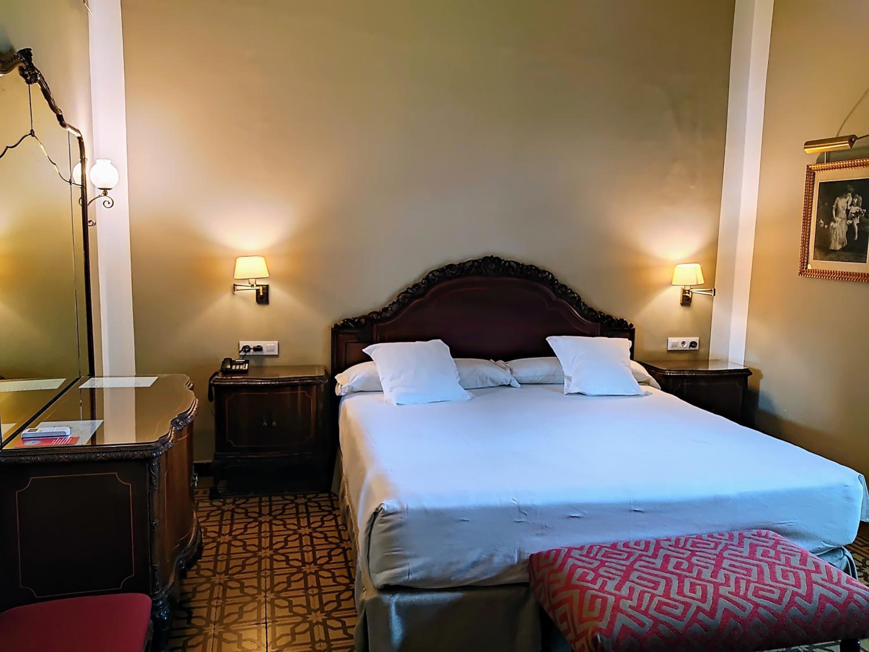 Superior Double or Twin Room - Photo 1