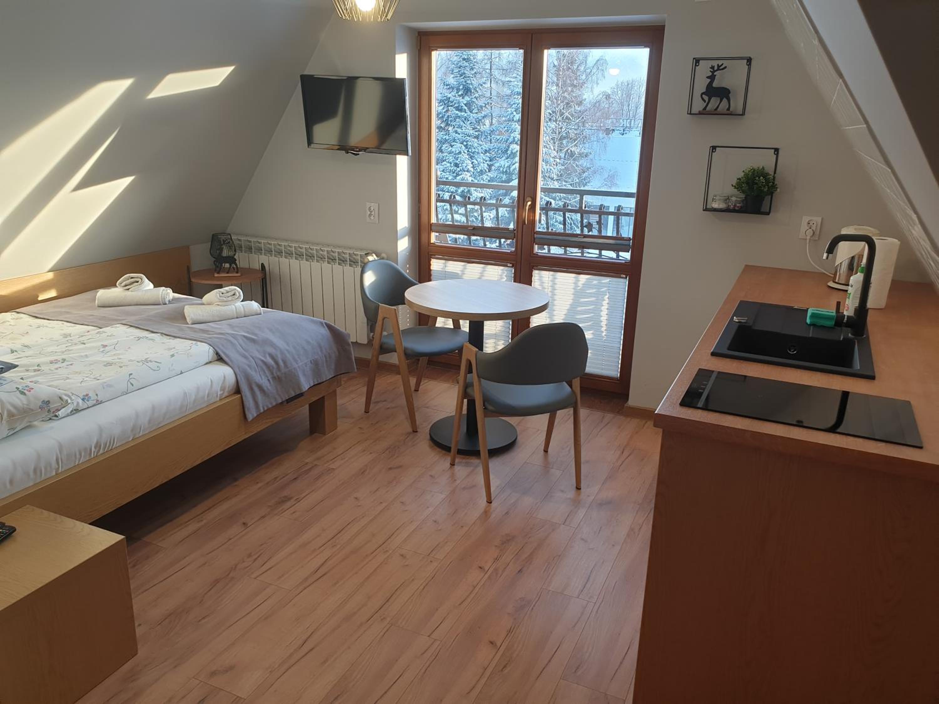 Deluxe Double Room with Balcony photo 1