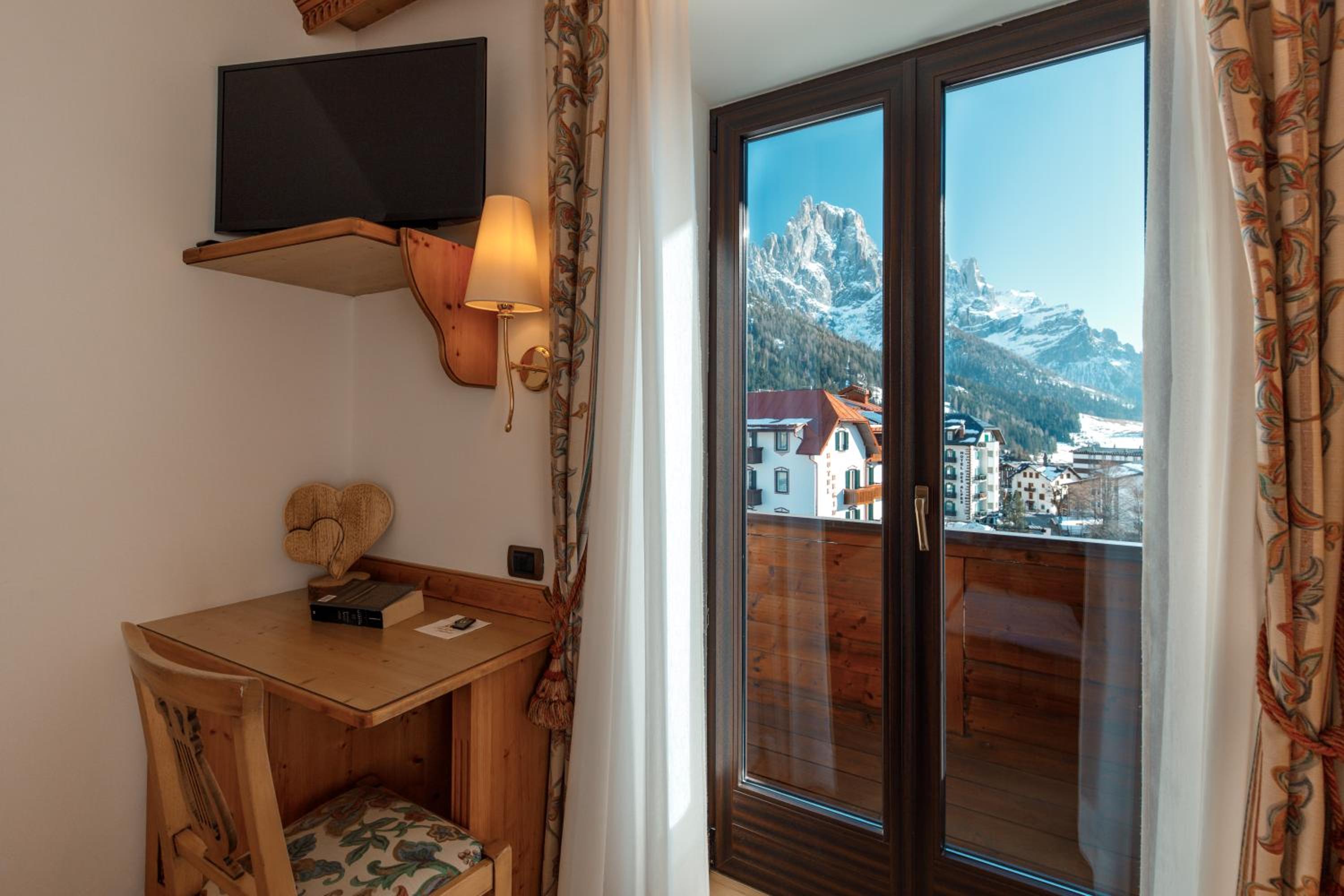 Triple Superior Room with Mountain View - Photo 6