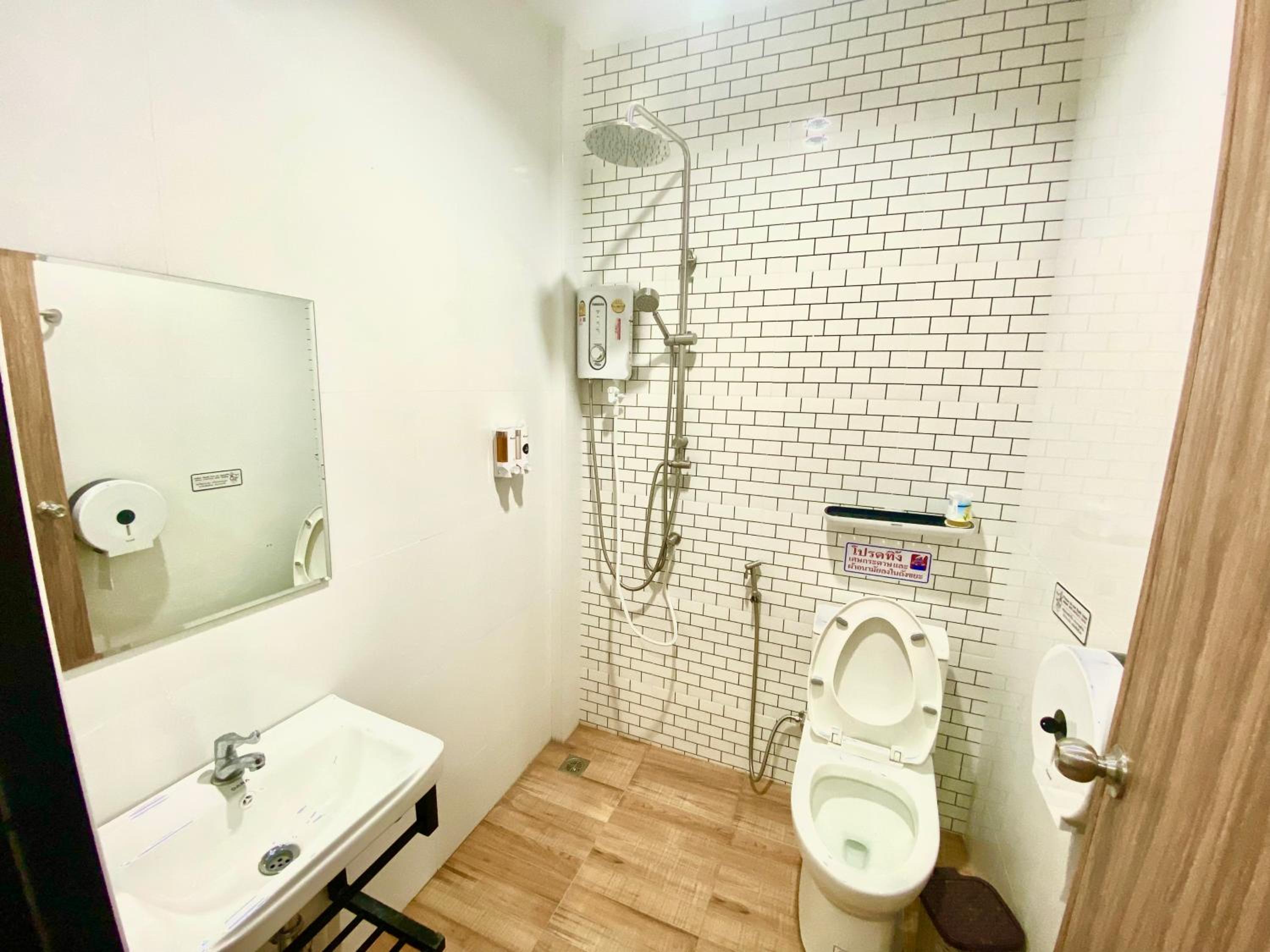 Standard Twin Room - Photo 2