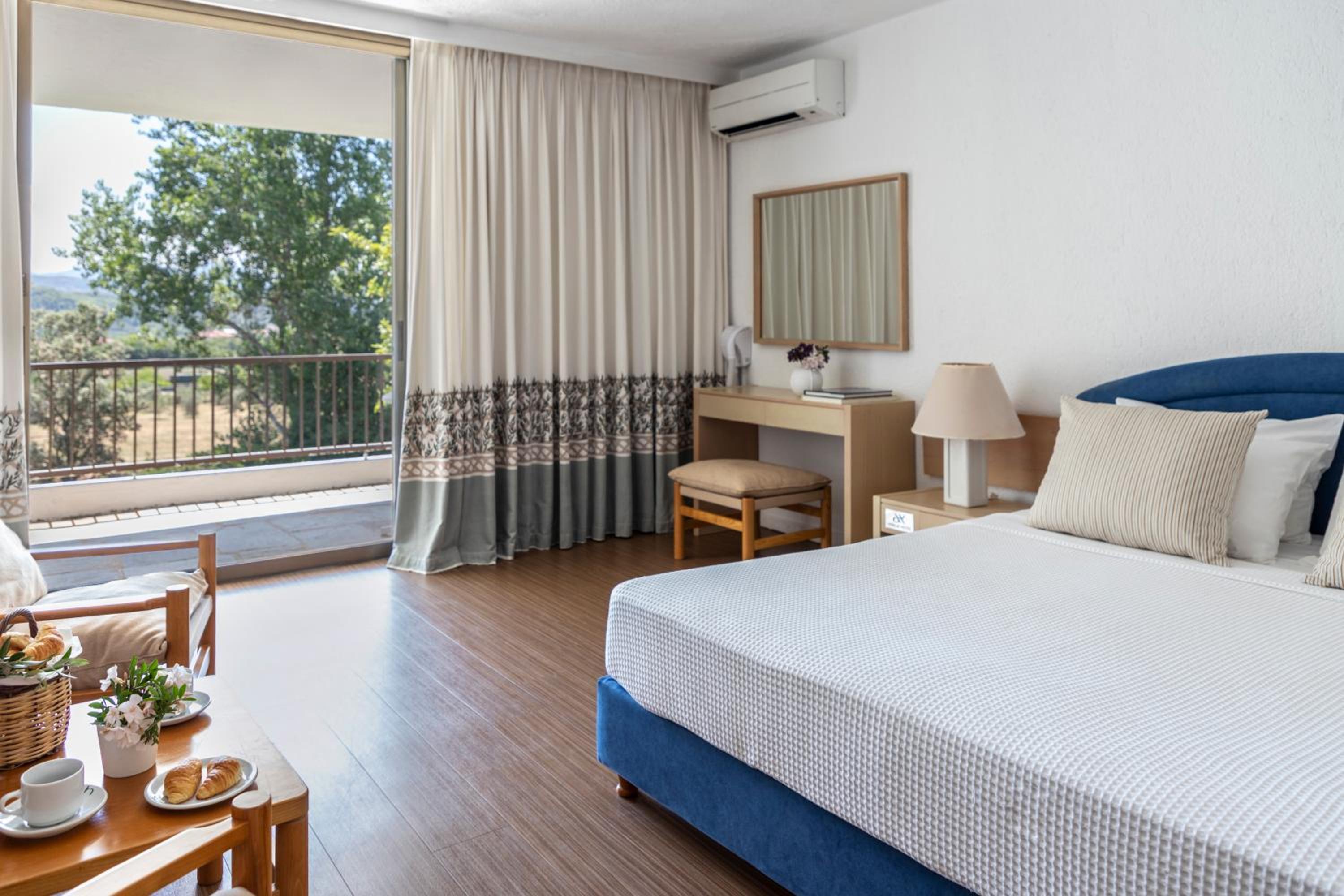Double or Twin Room - Photo 2