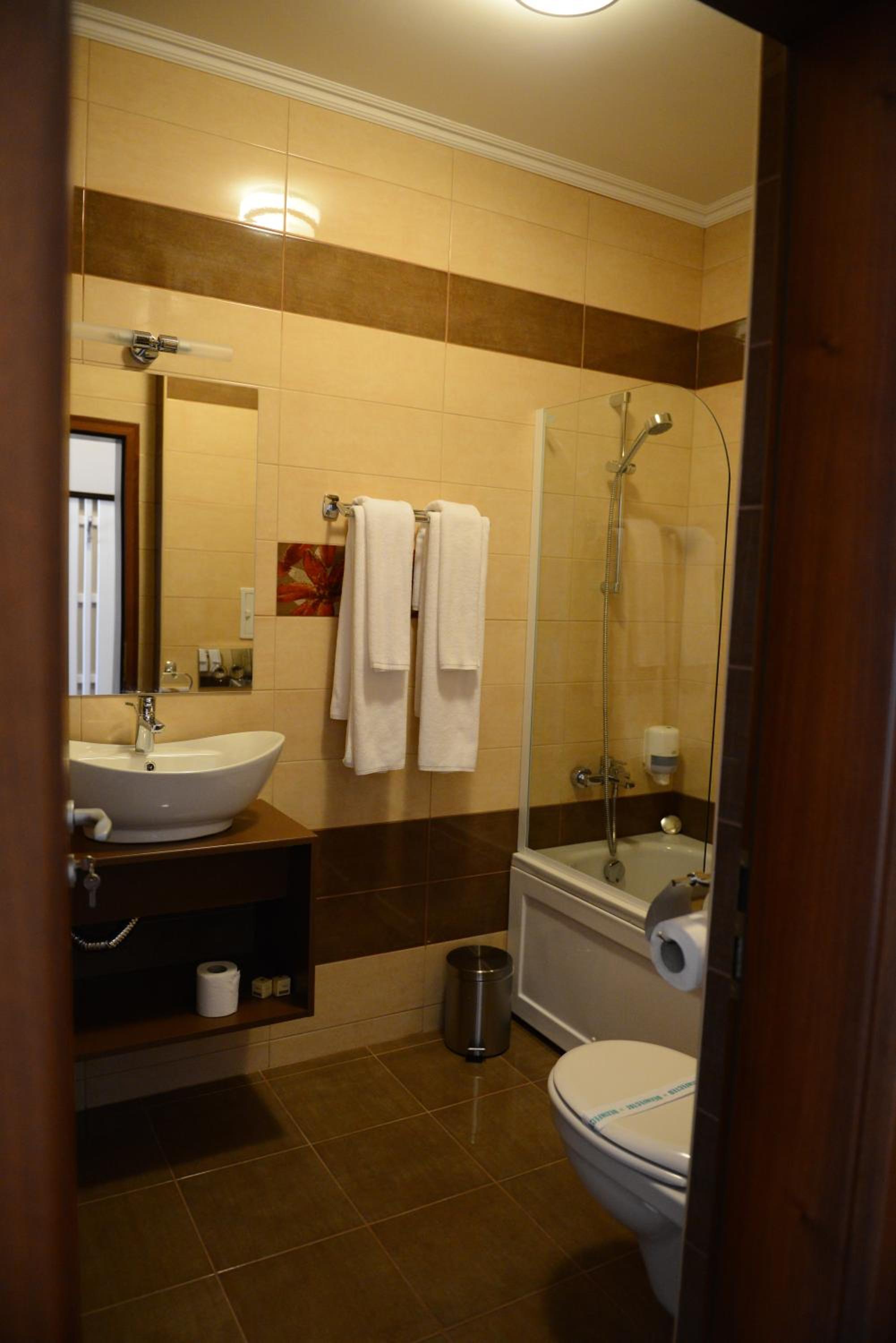 Standard Double Room - Photo 3