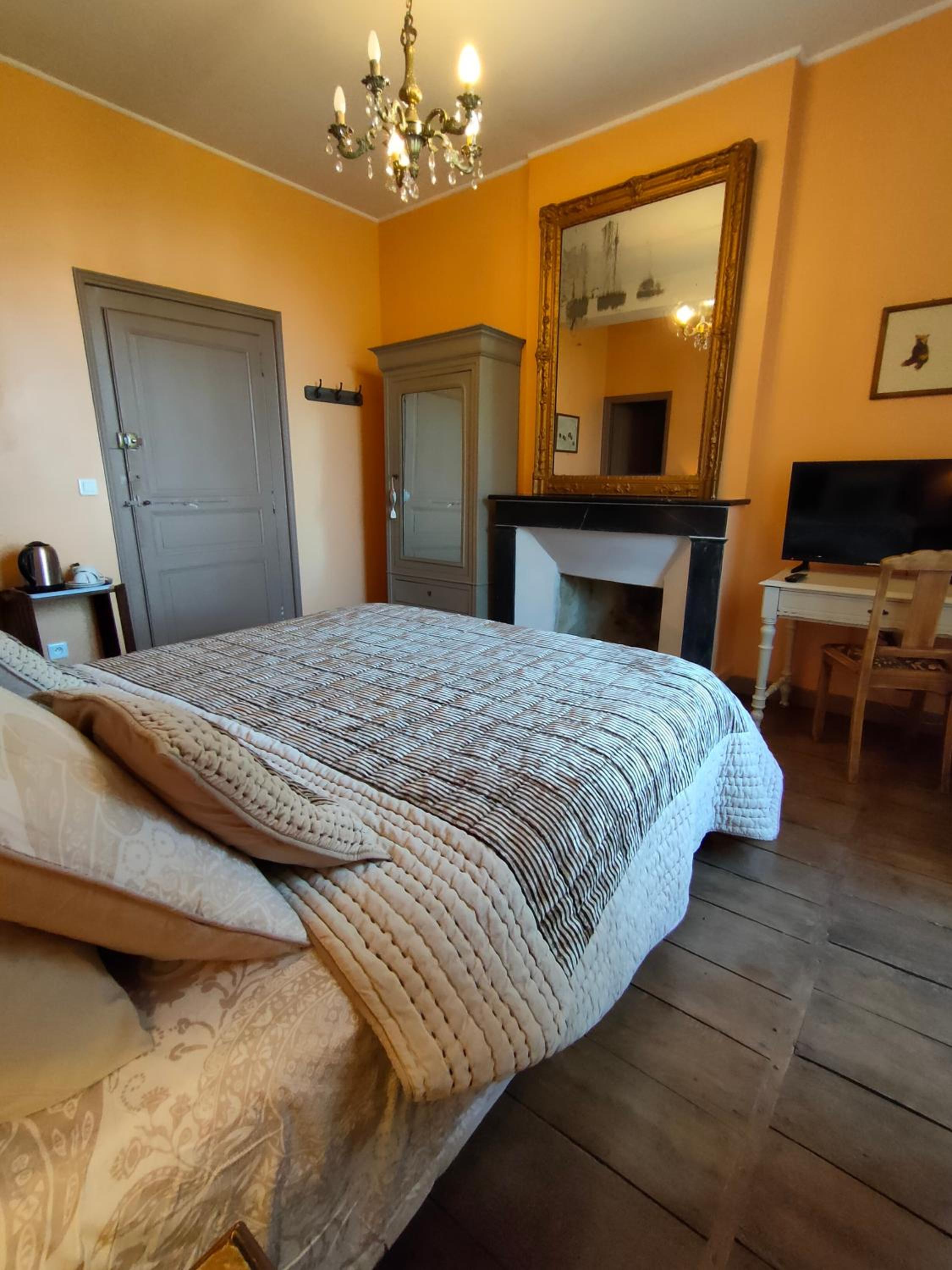 Double Room - Photo 2
