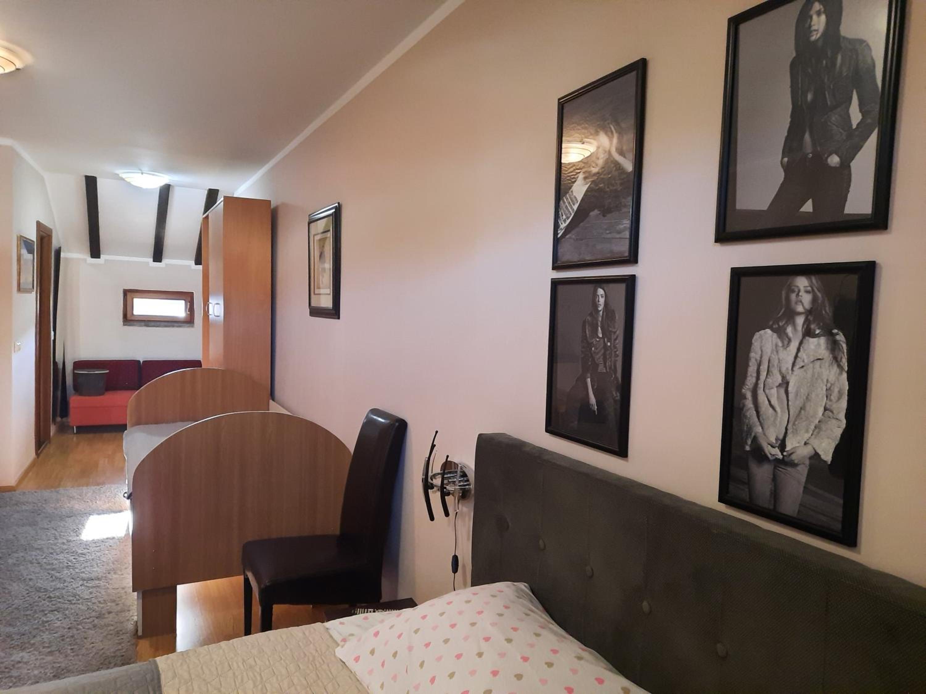 Studio (4 Adults) - City View