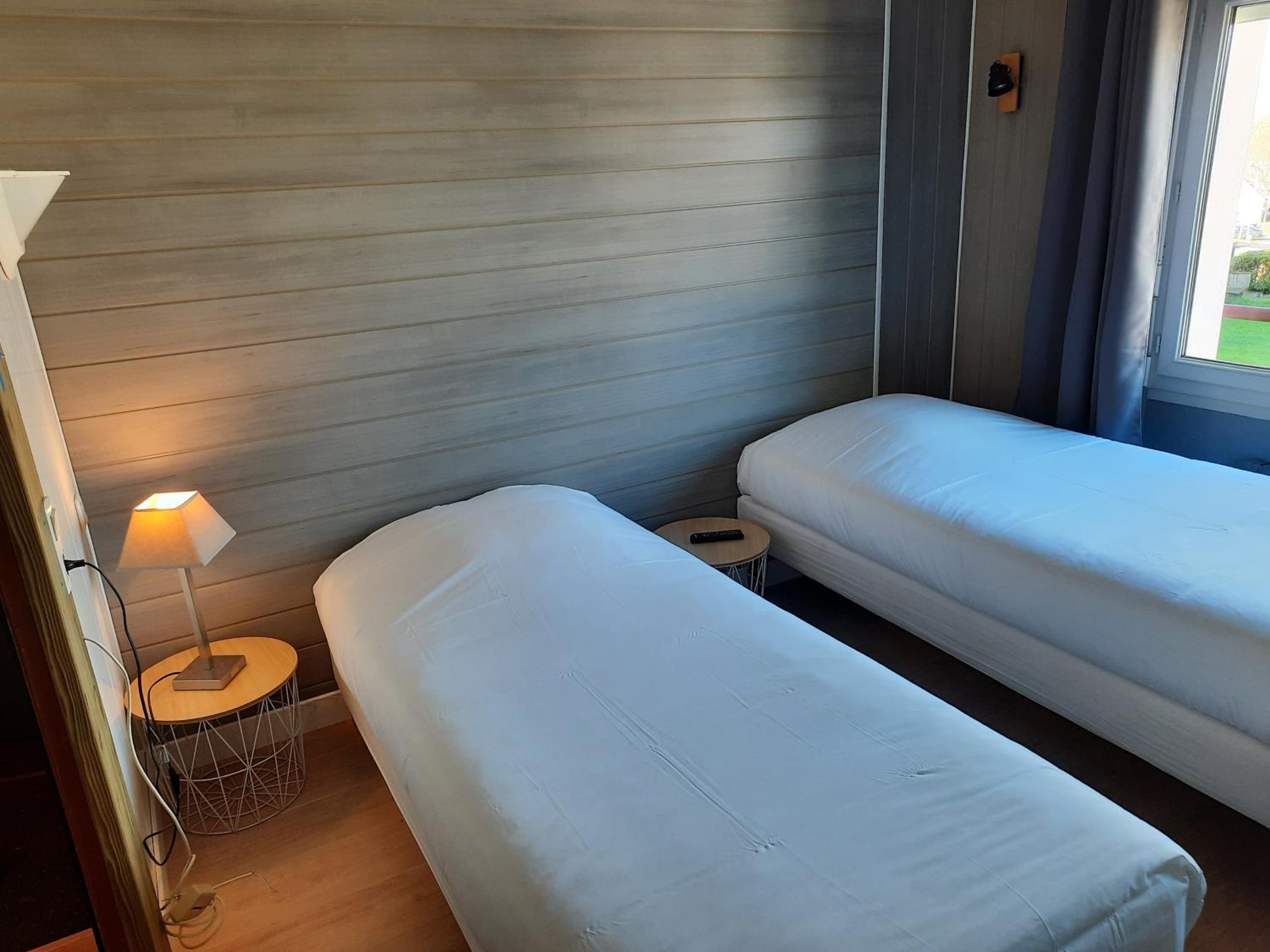 Twin Room - Photo 2