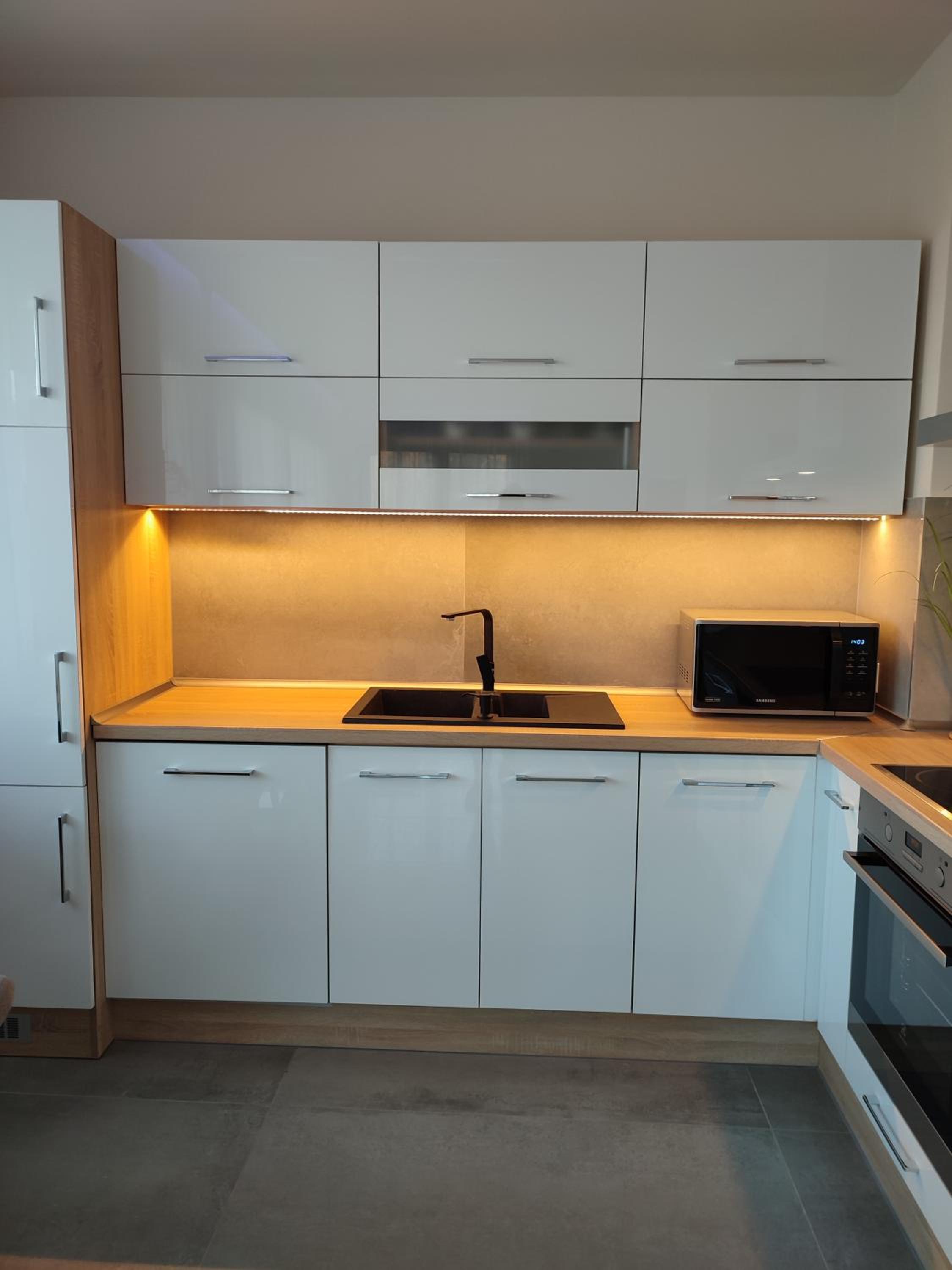 Apartment with Terrace - Photo 19