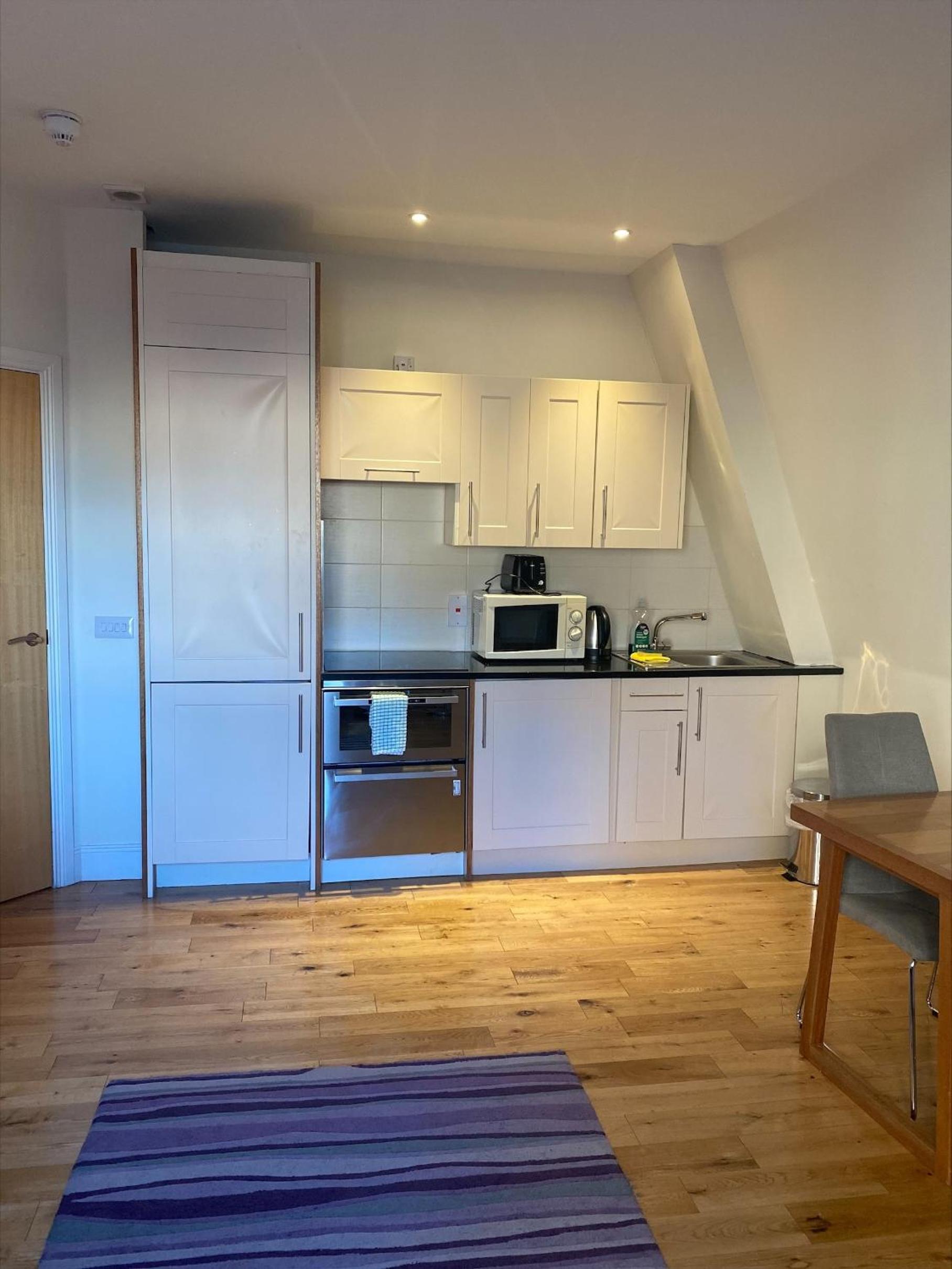 Studio Apartment photo 3