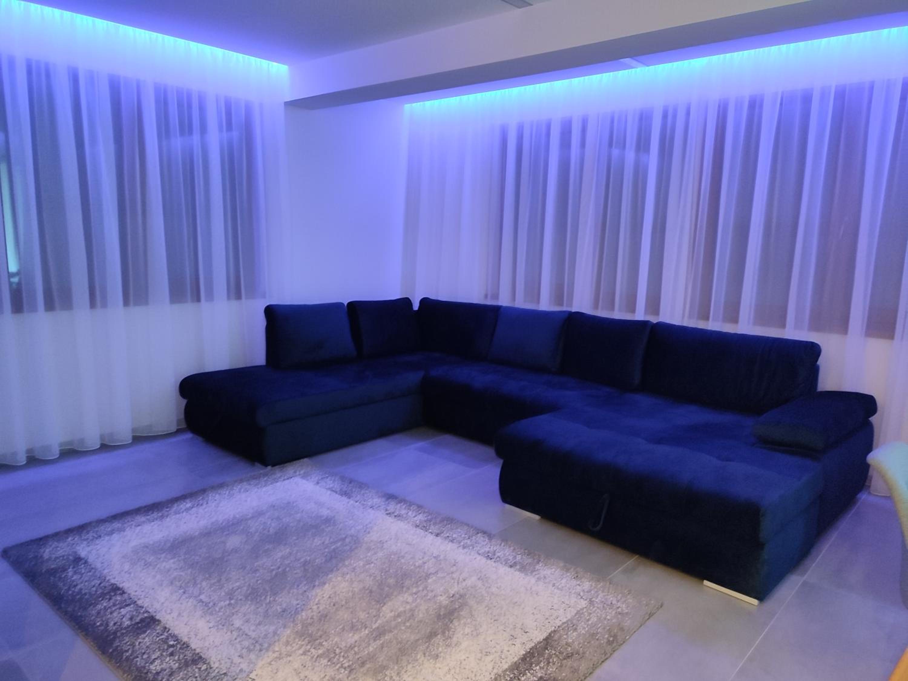 Apartment with Mountain View - Photo 10