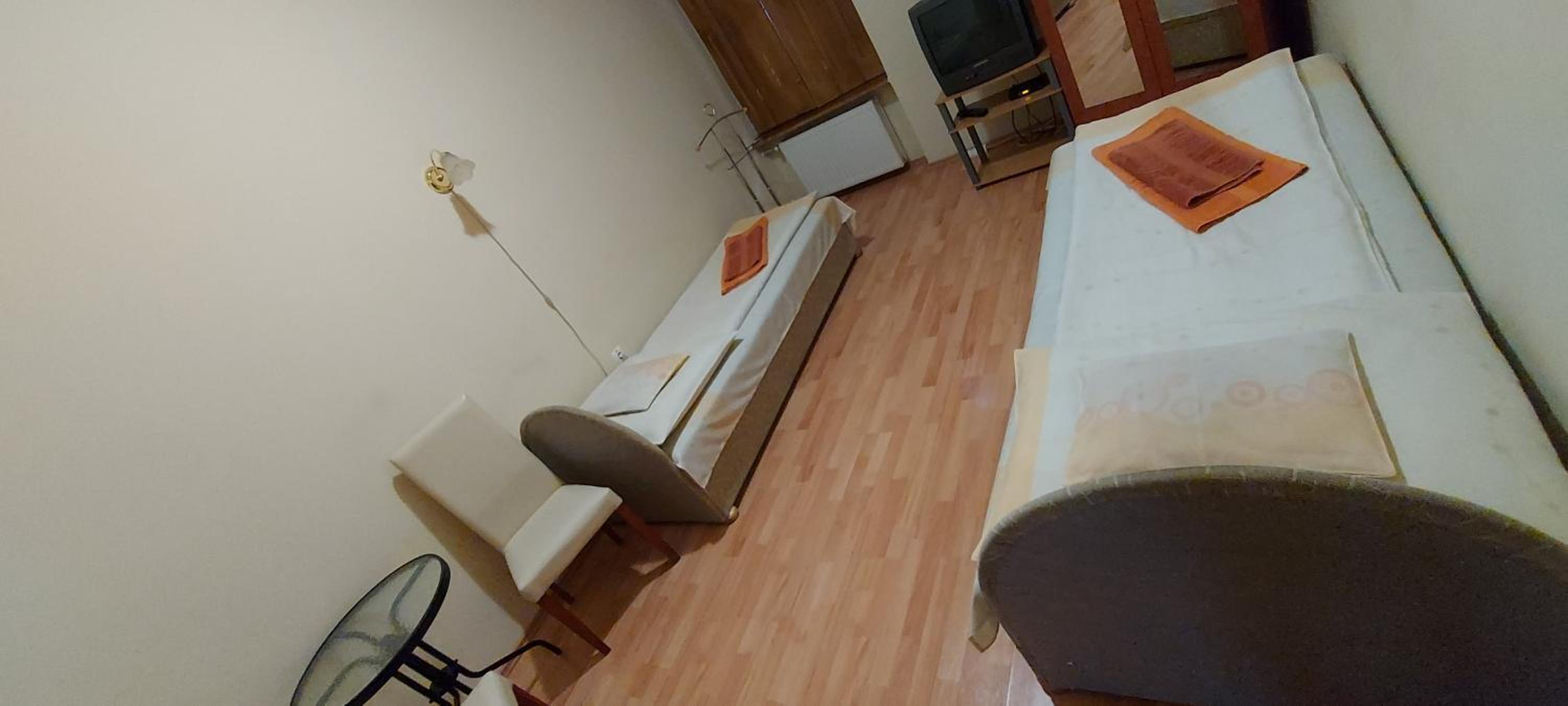 Double or Twin Room with Private Bathroom photo 3