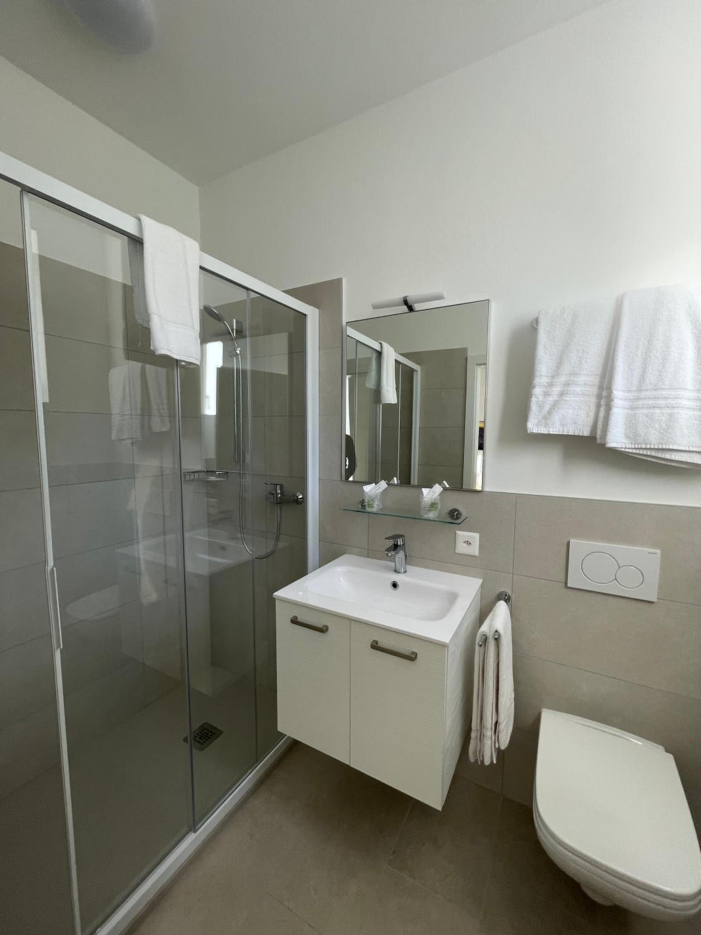 Deluxe Room - Photo 4