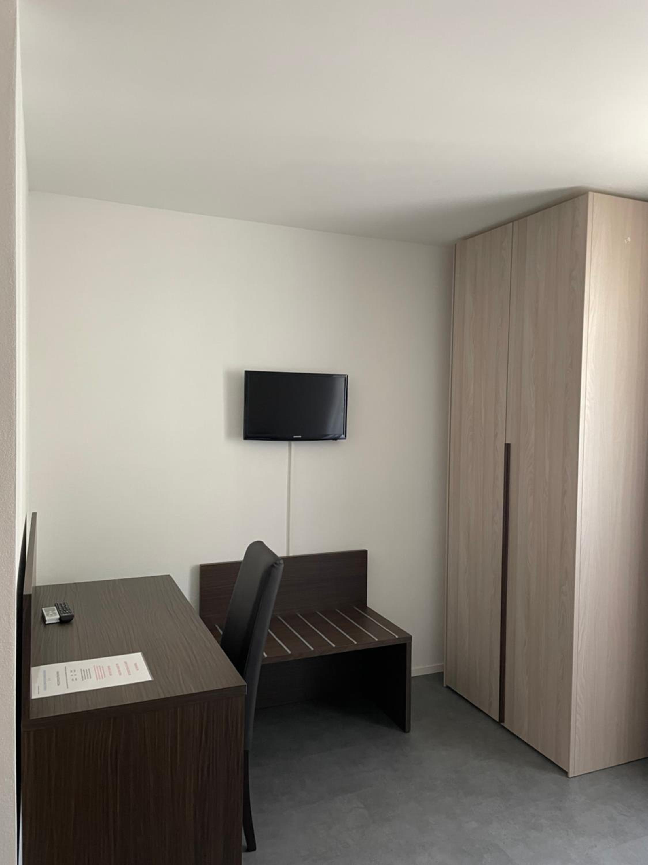 Budget Double Room - Photo 3