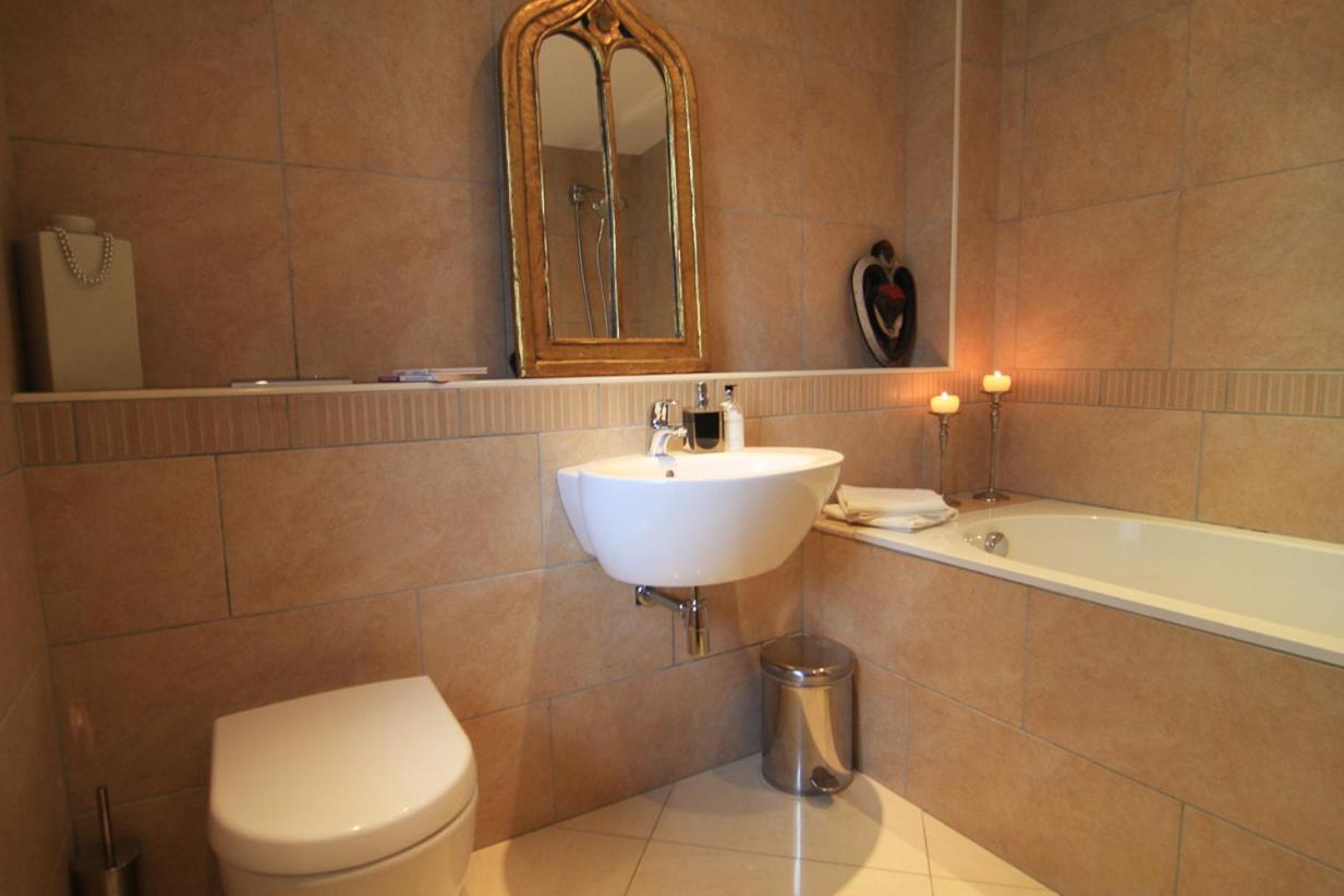 Two-Bedroom House photo 3