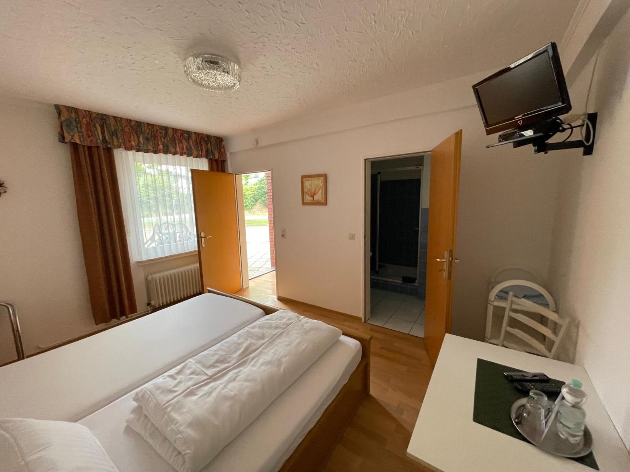 Budget Double Room photo 1