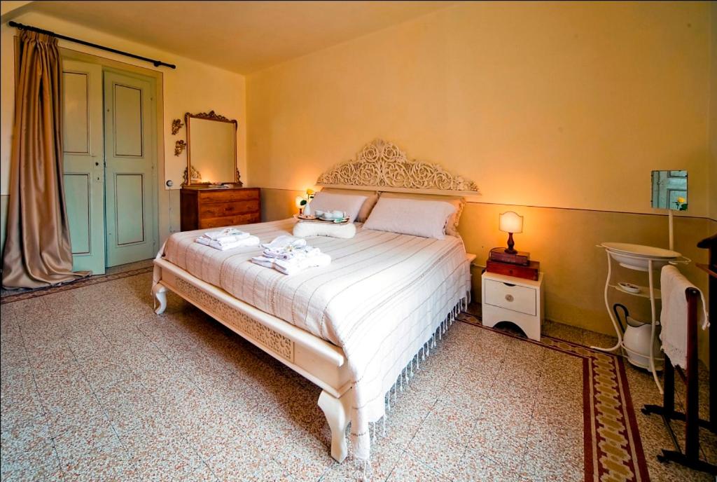 Standard King Room - Photo 2