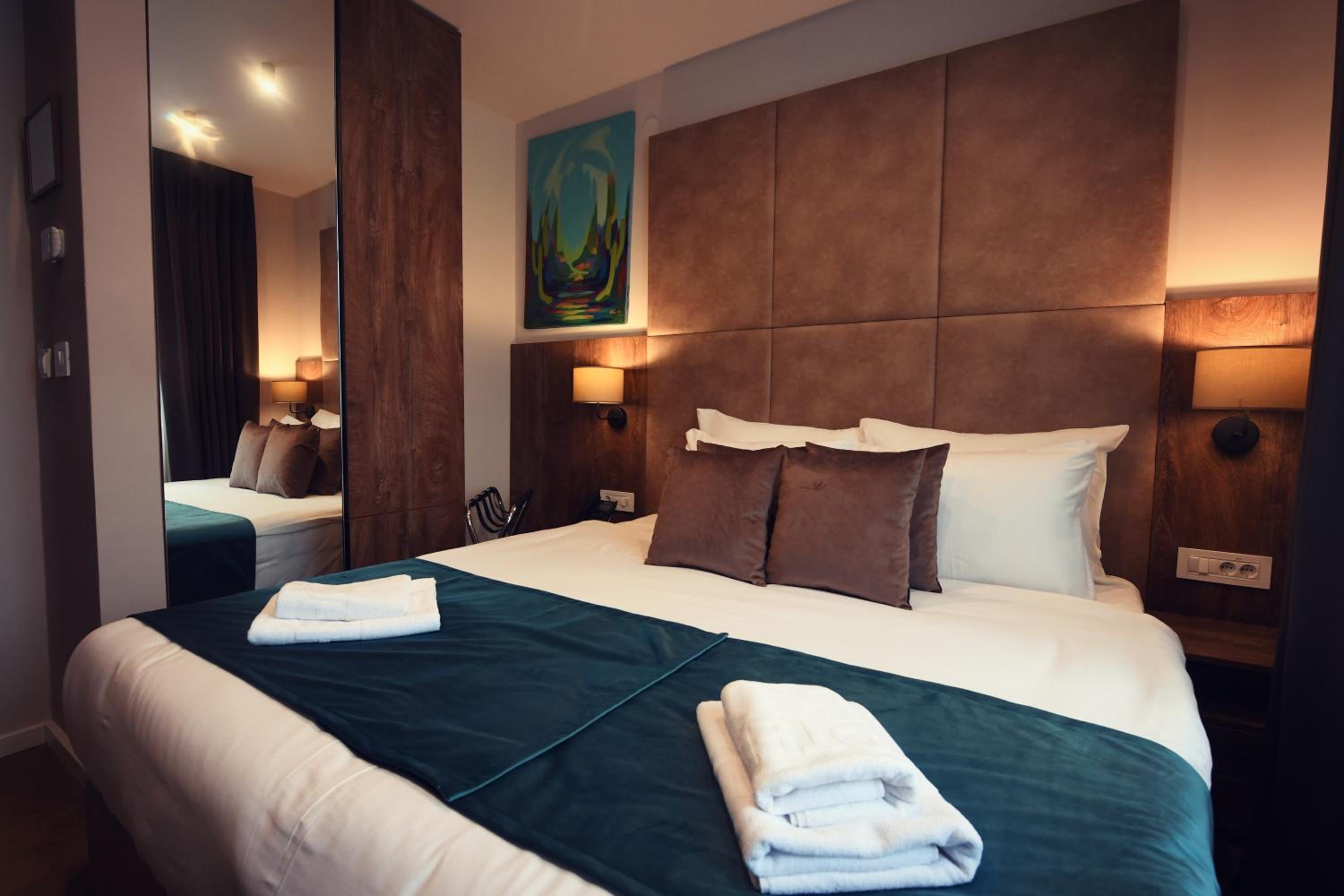 Double Room - Photo 1