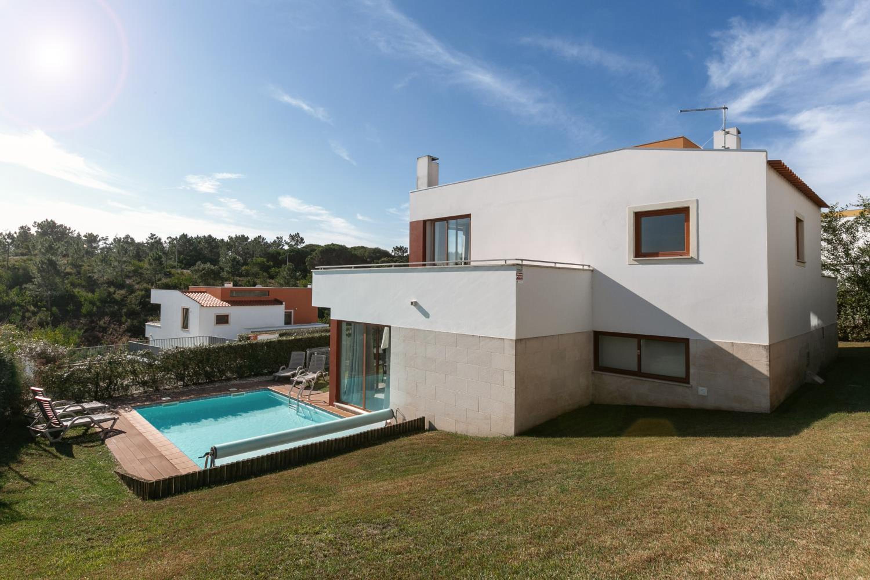 Three-Bedroom Villa photo 3