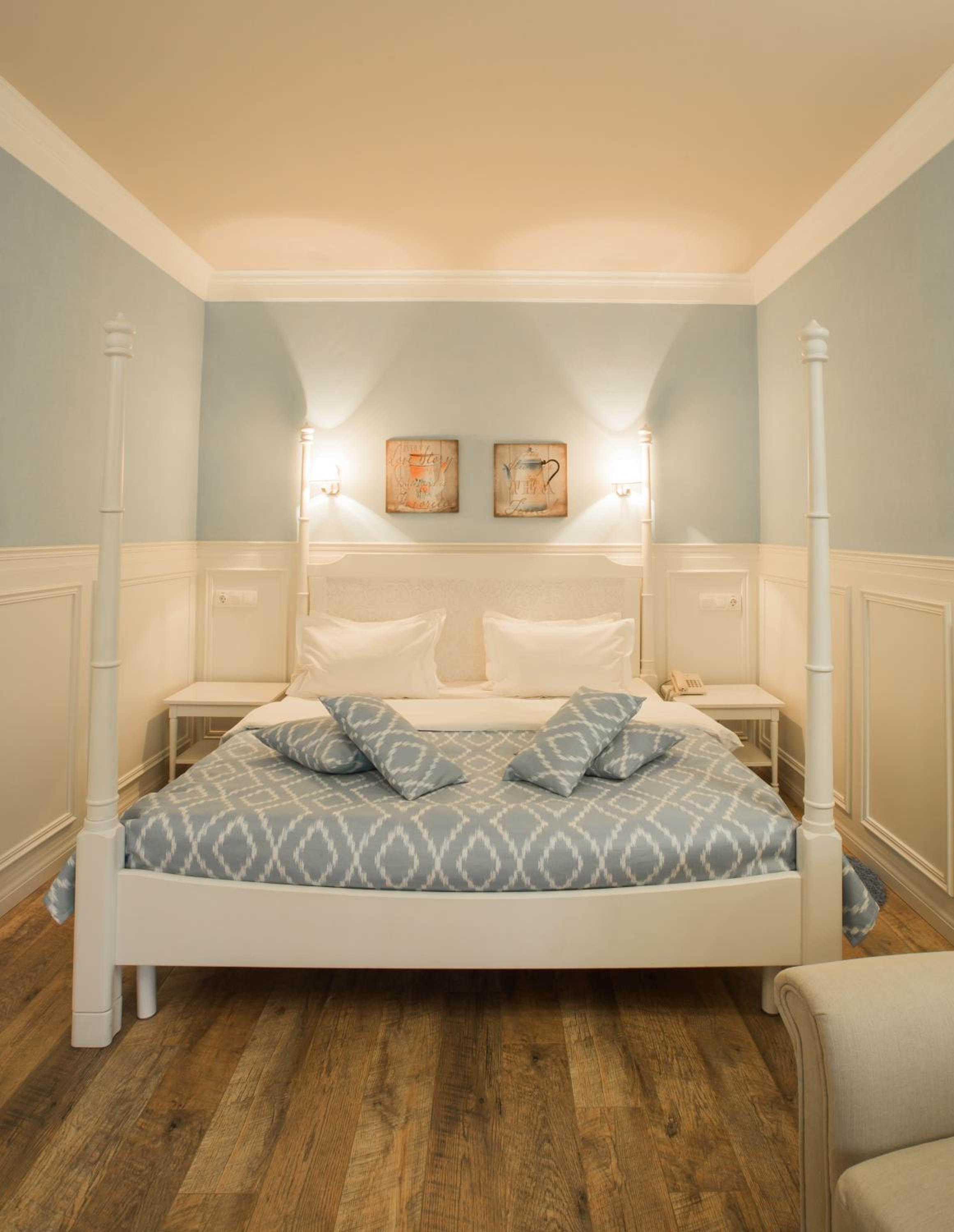Junior Suite with Spa Bath