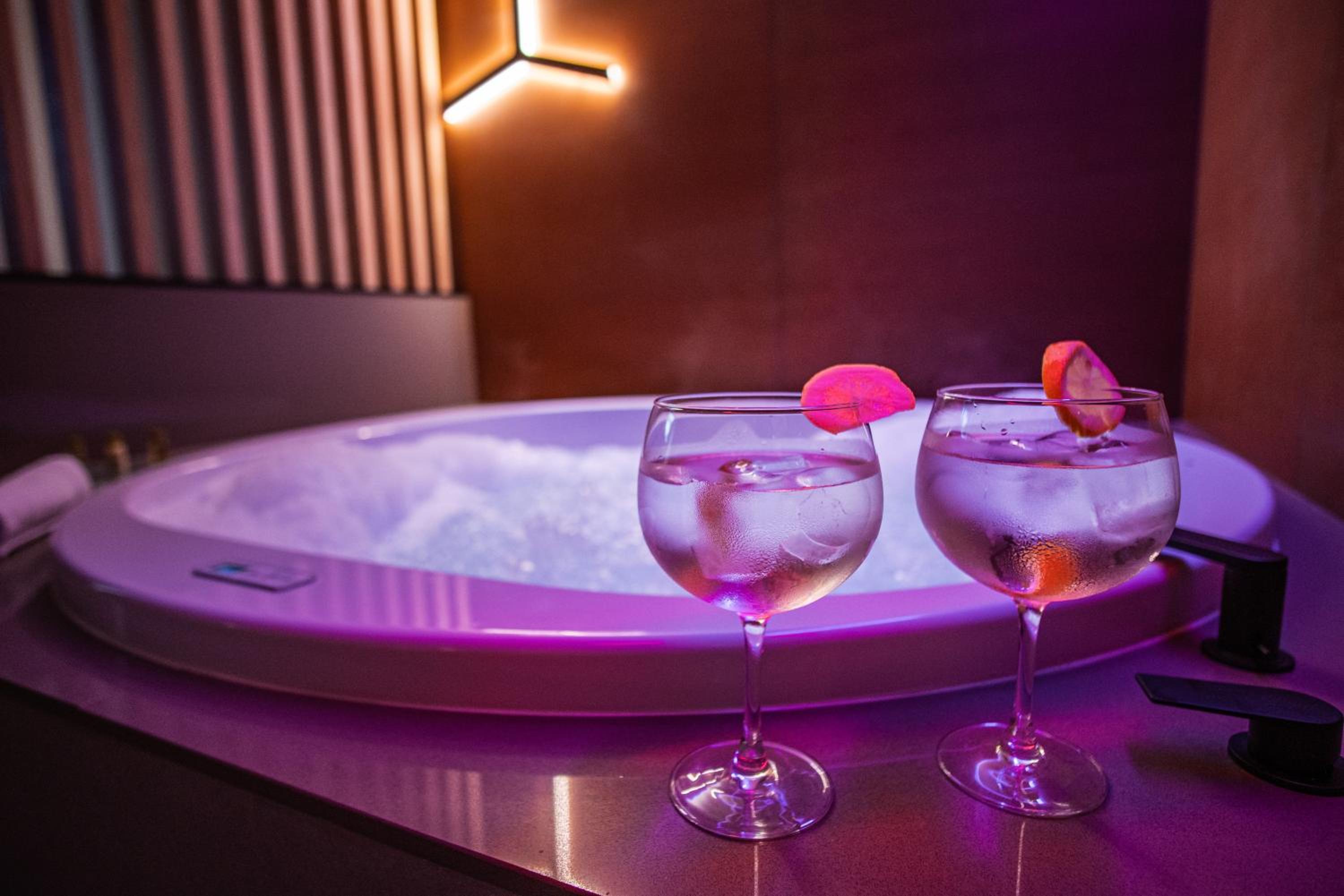 Suite with Spa Bath Macabeu - Photo 6