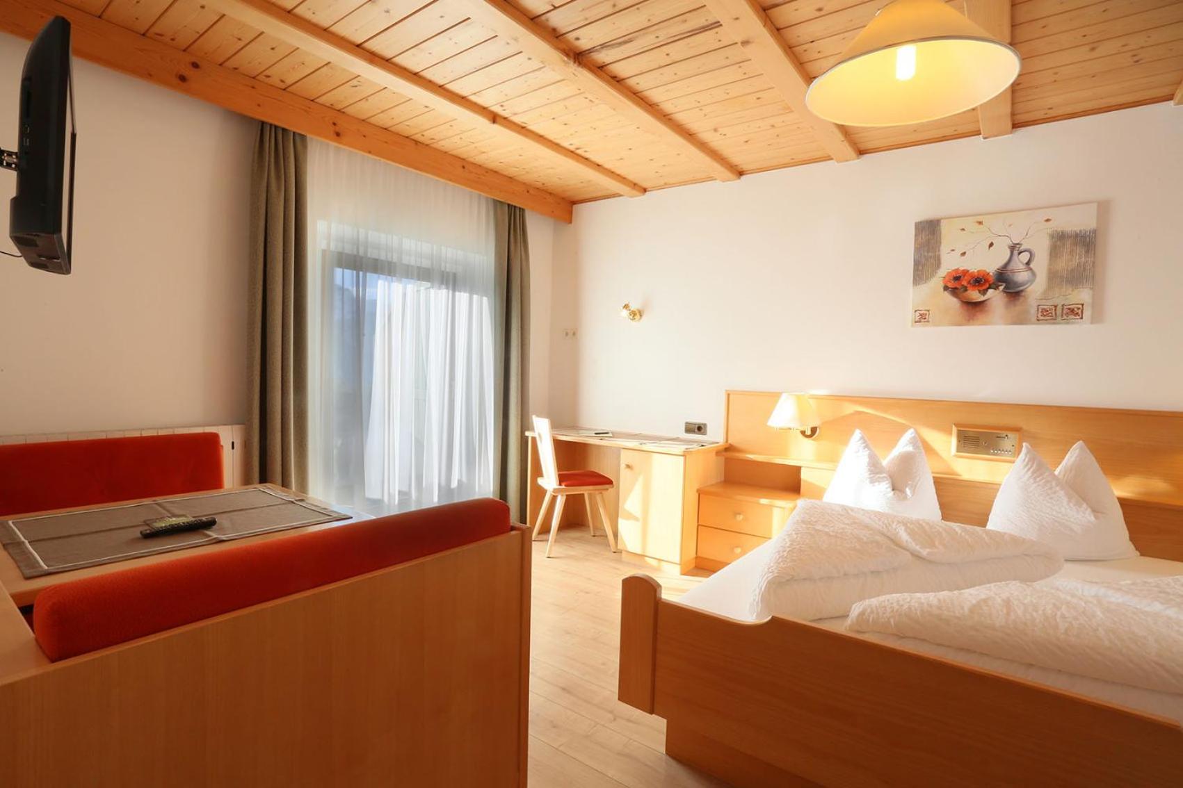 Double Room with Mountain View photo 2