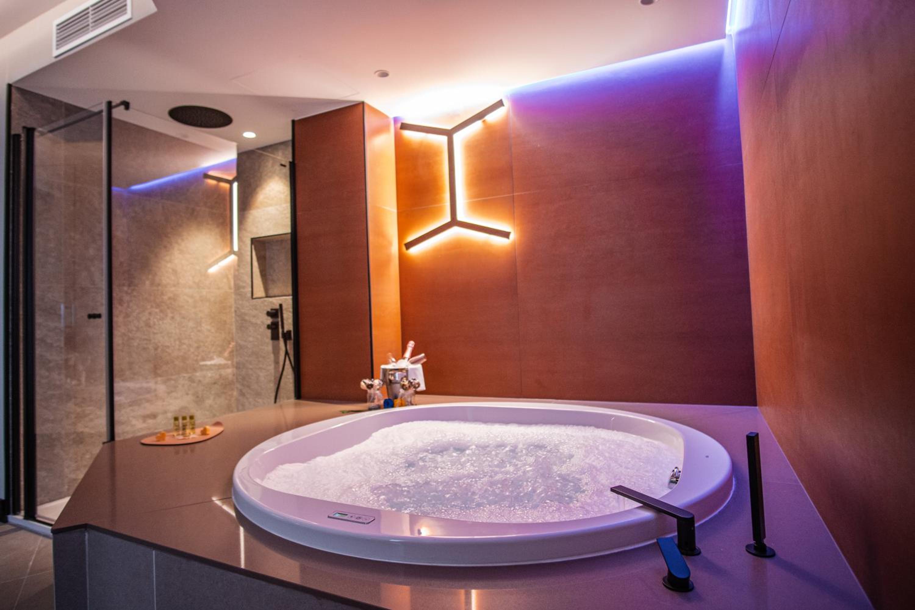 Suite with Spa Bath Riesling - Photo 6