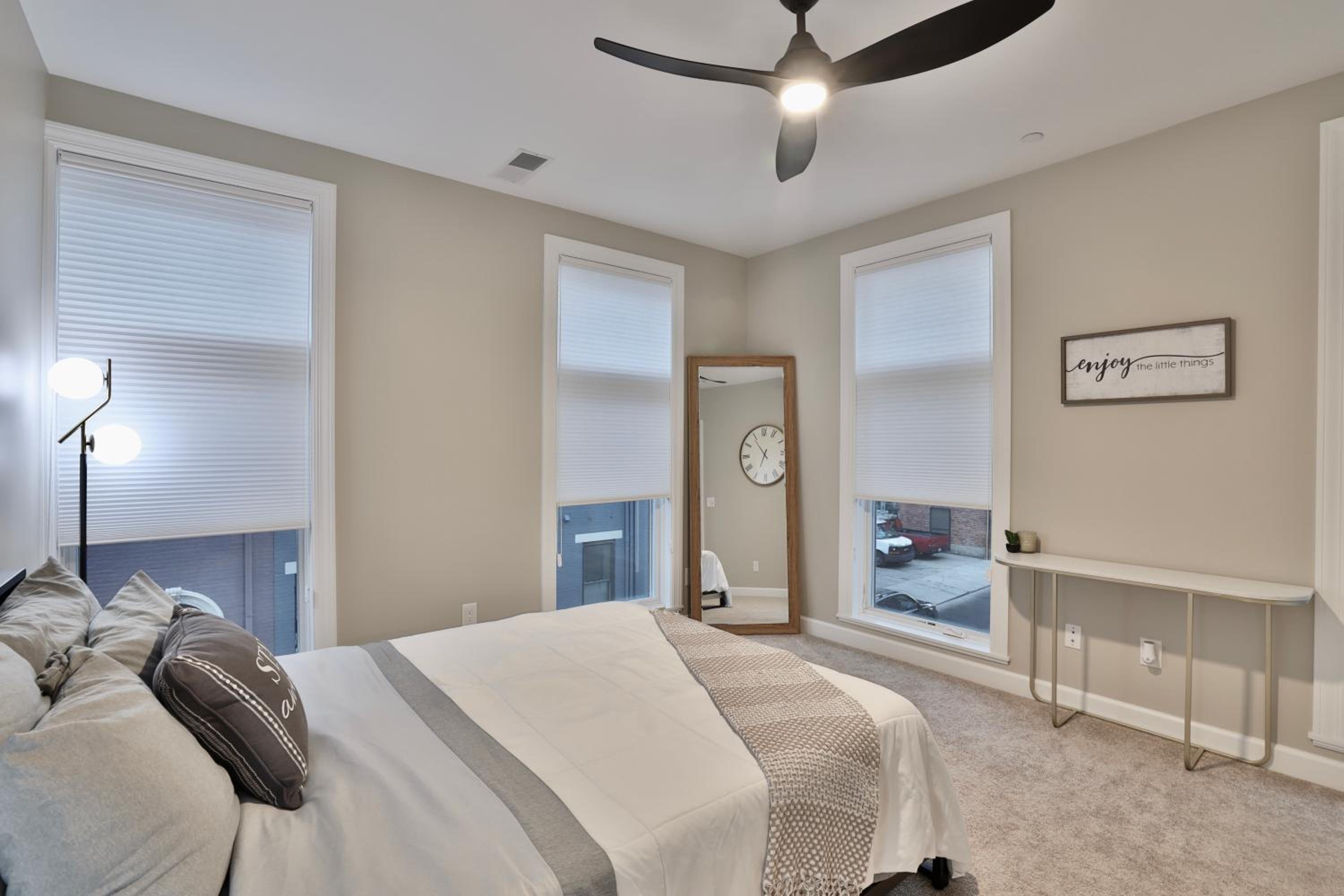 One-Bedroom Apartment - Photo 11
