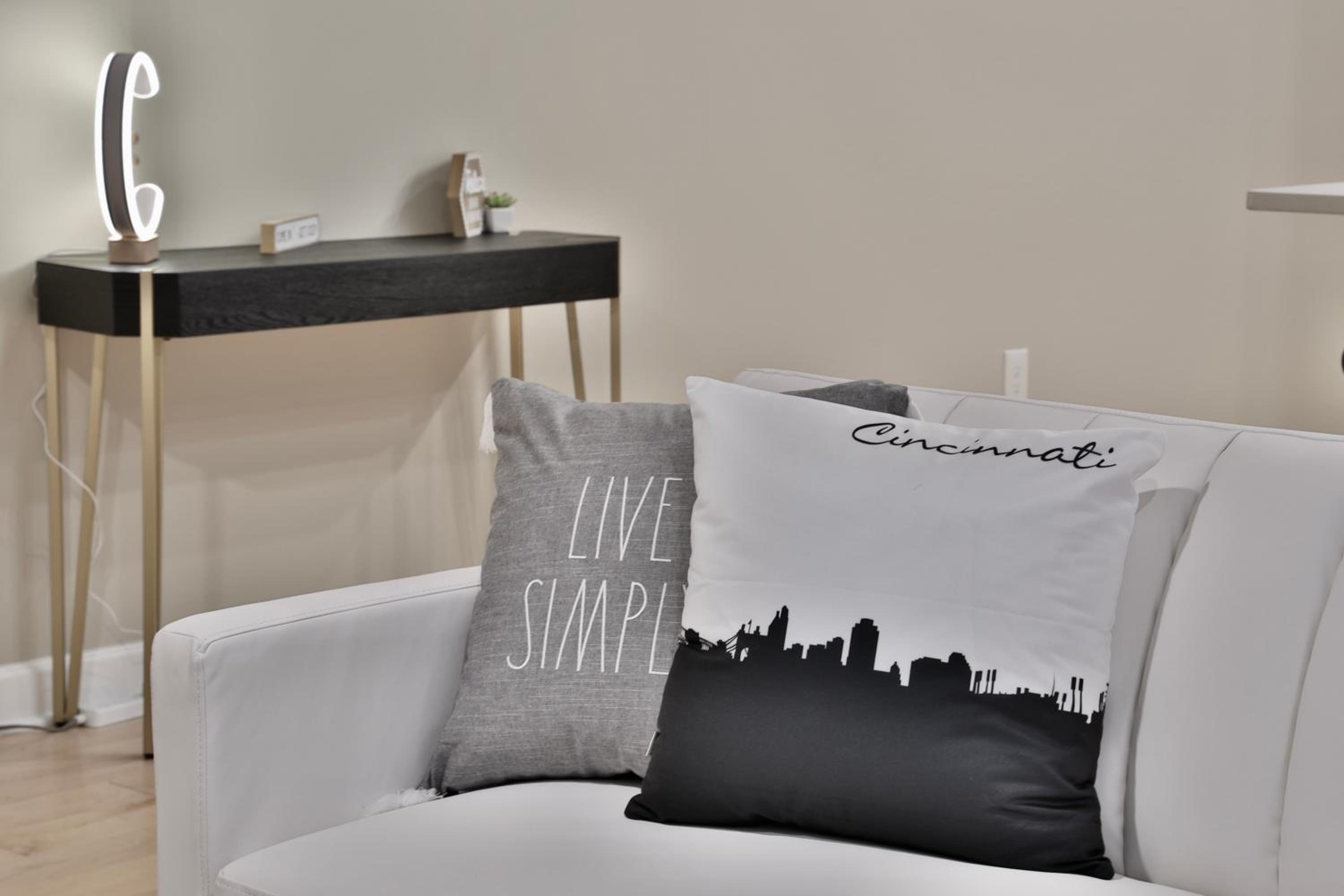 One-Bedroom Apartment - Photo 6