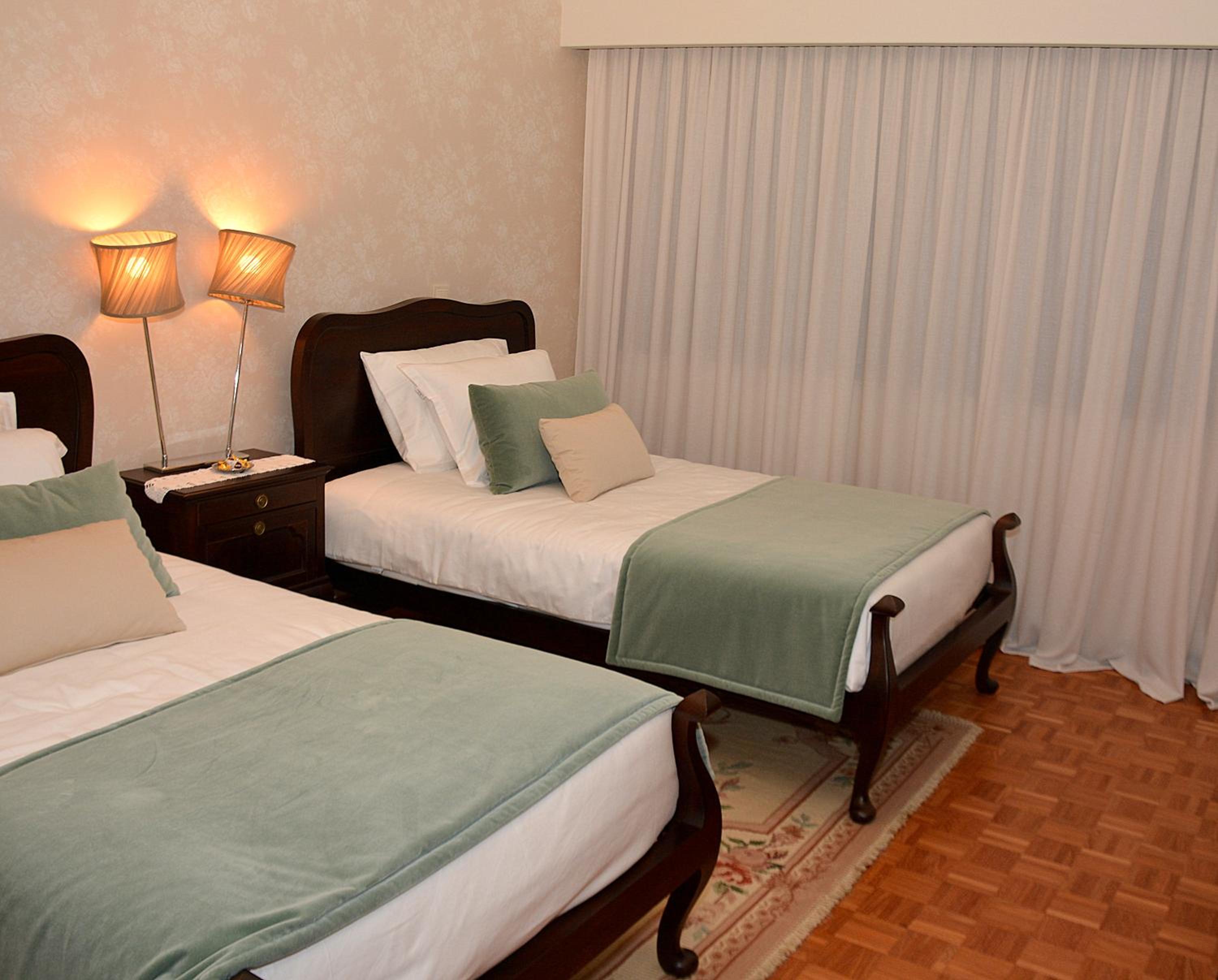 Deluxe Twin Room - Photo 2