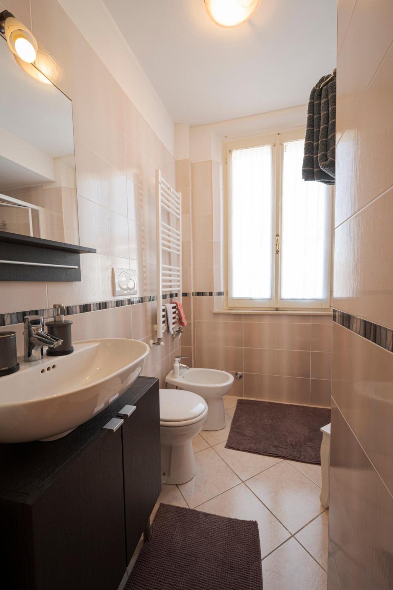 Double or Twin Room - Photo 9