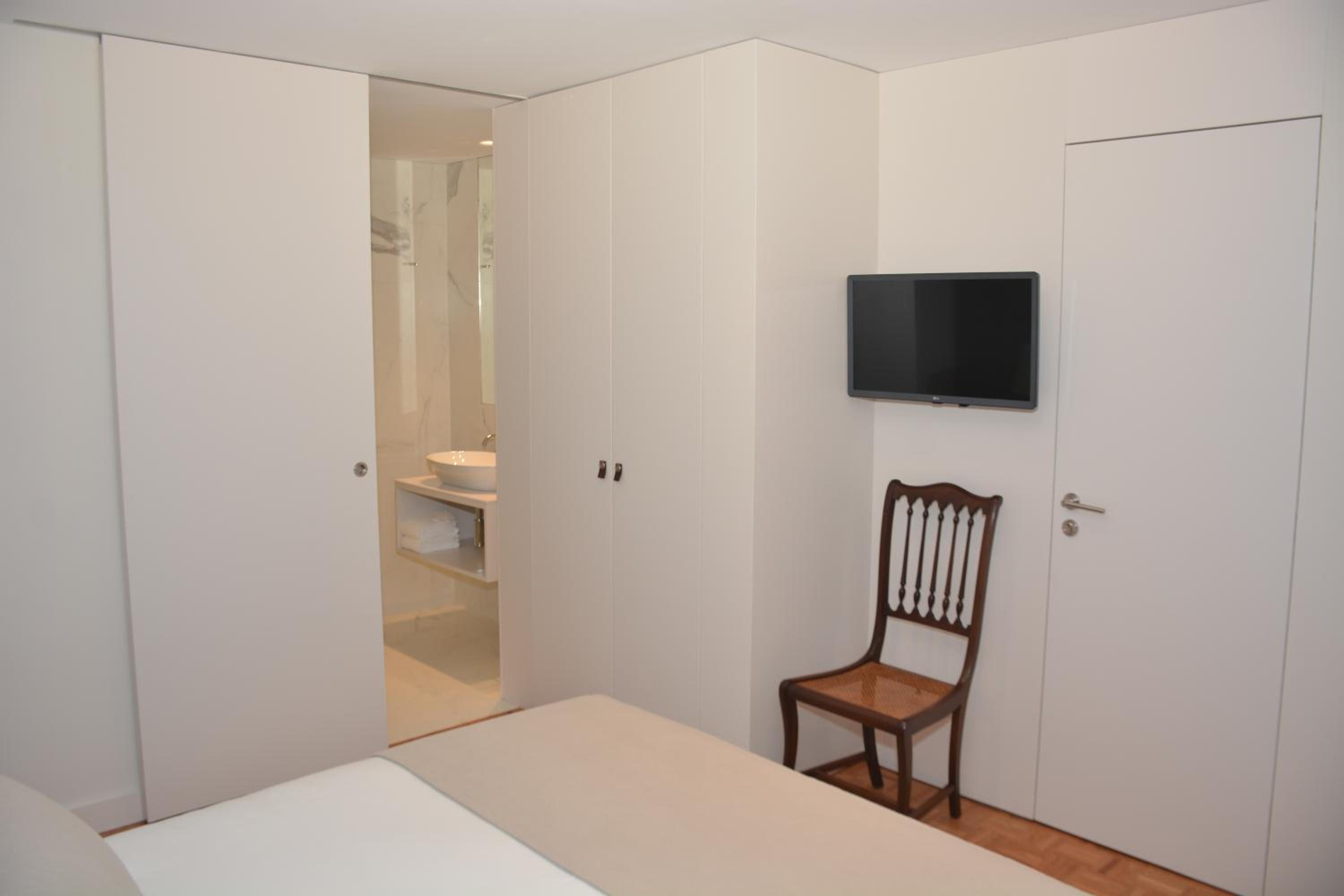 Standard Double Room - Photo 3